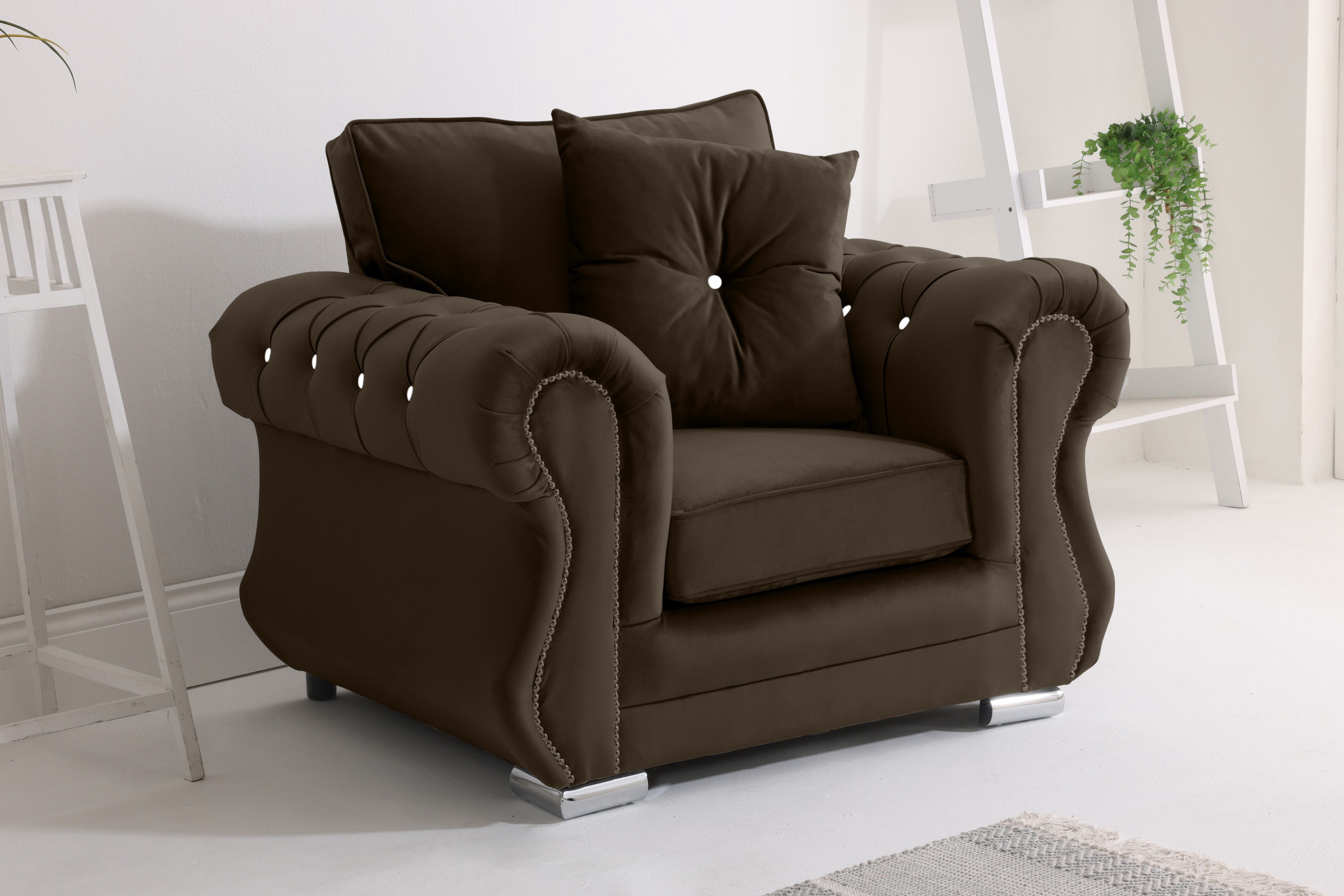 Elowen Corner Fullback + Diamonds + Extra Cushions