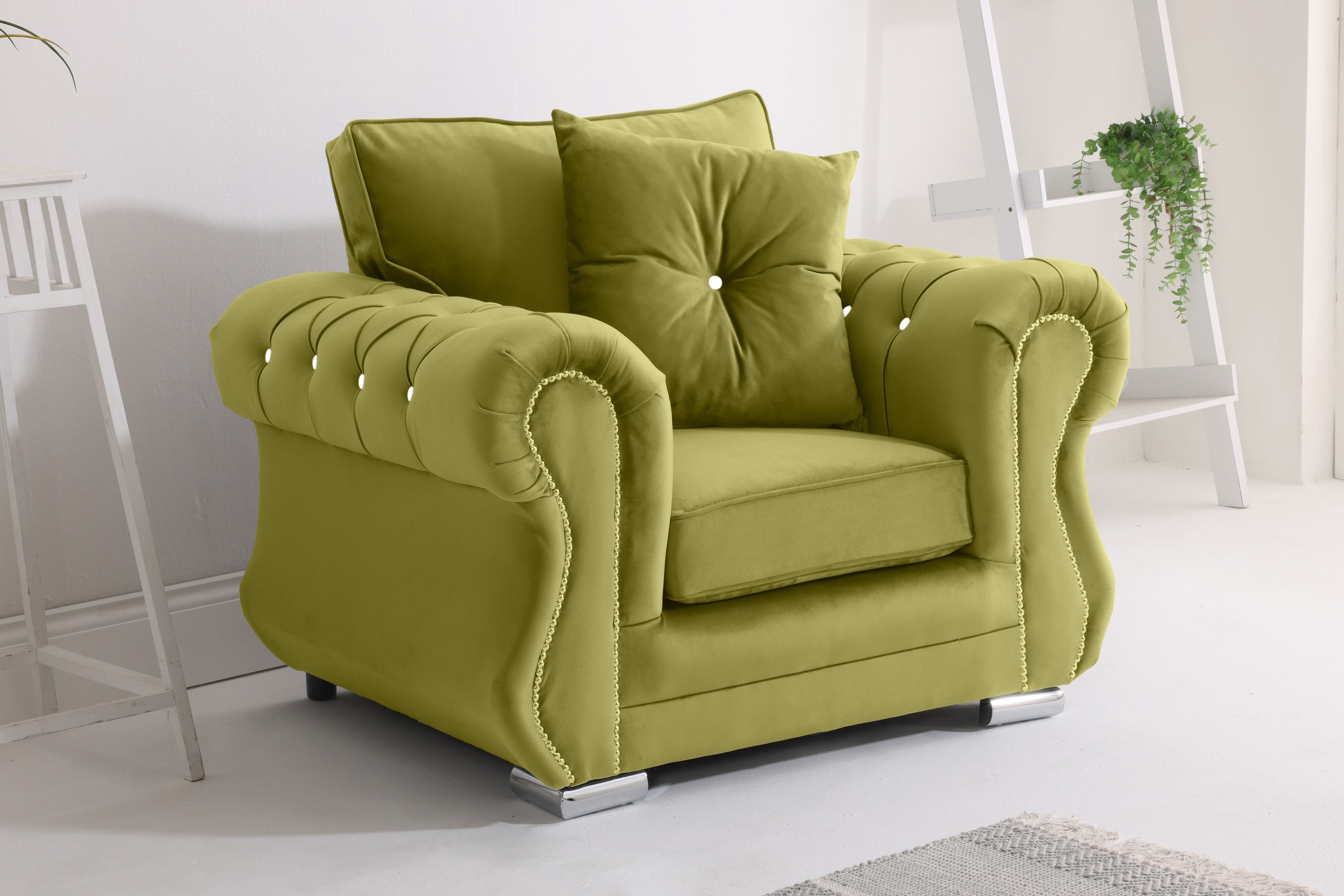 Elowen Corner Fullback + Diamonds + Extra Cushions