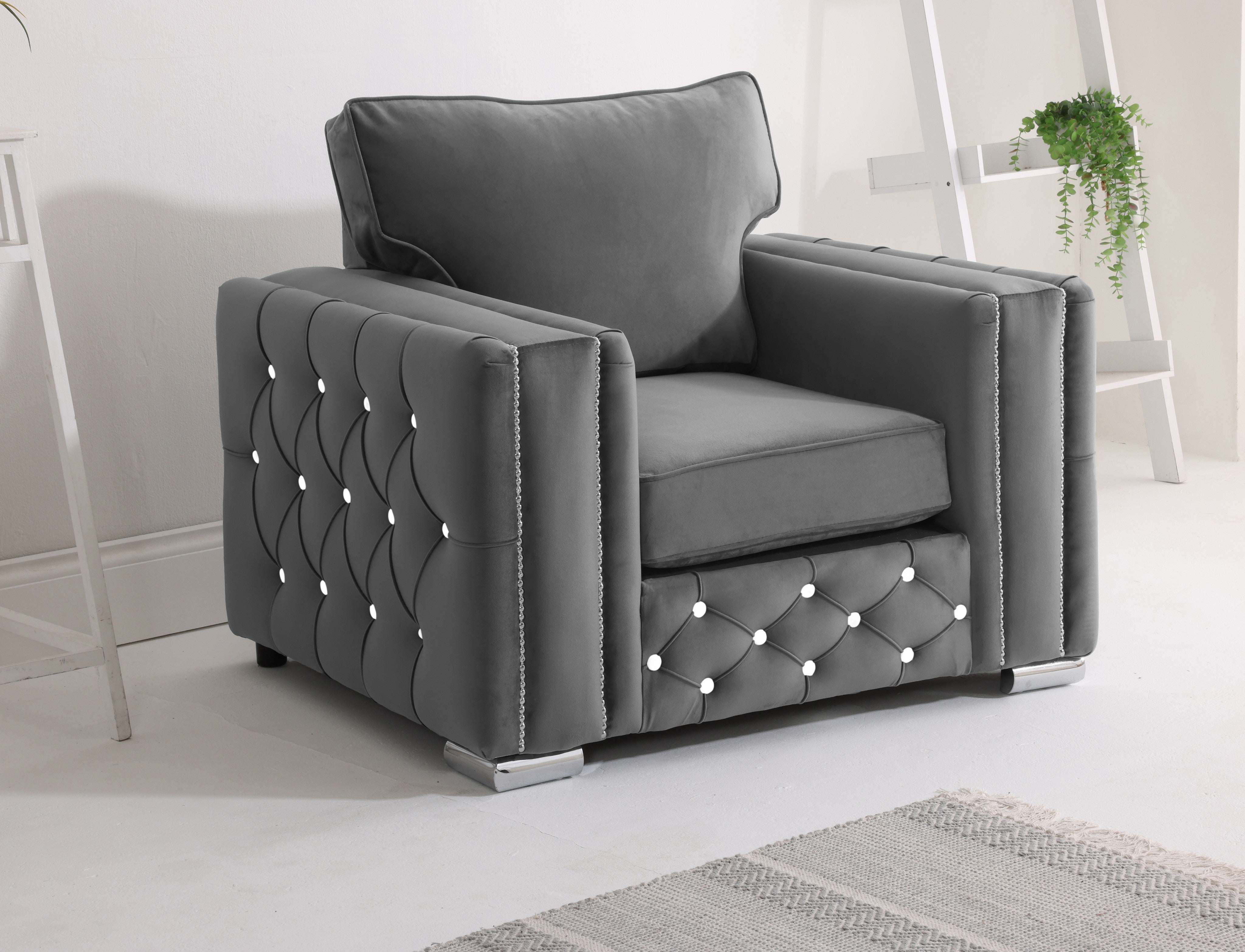 Arlo Corner Scatterback + Diamonds