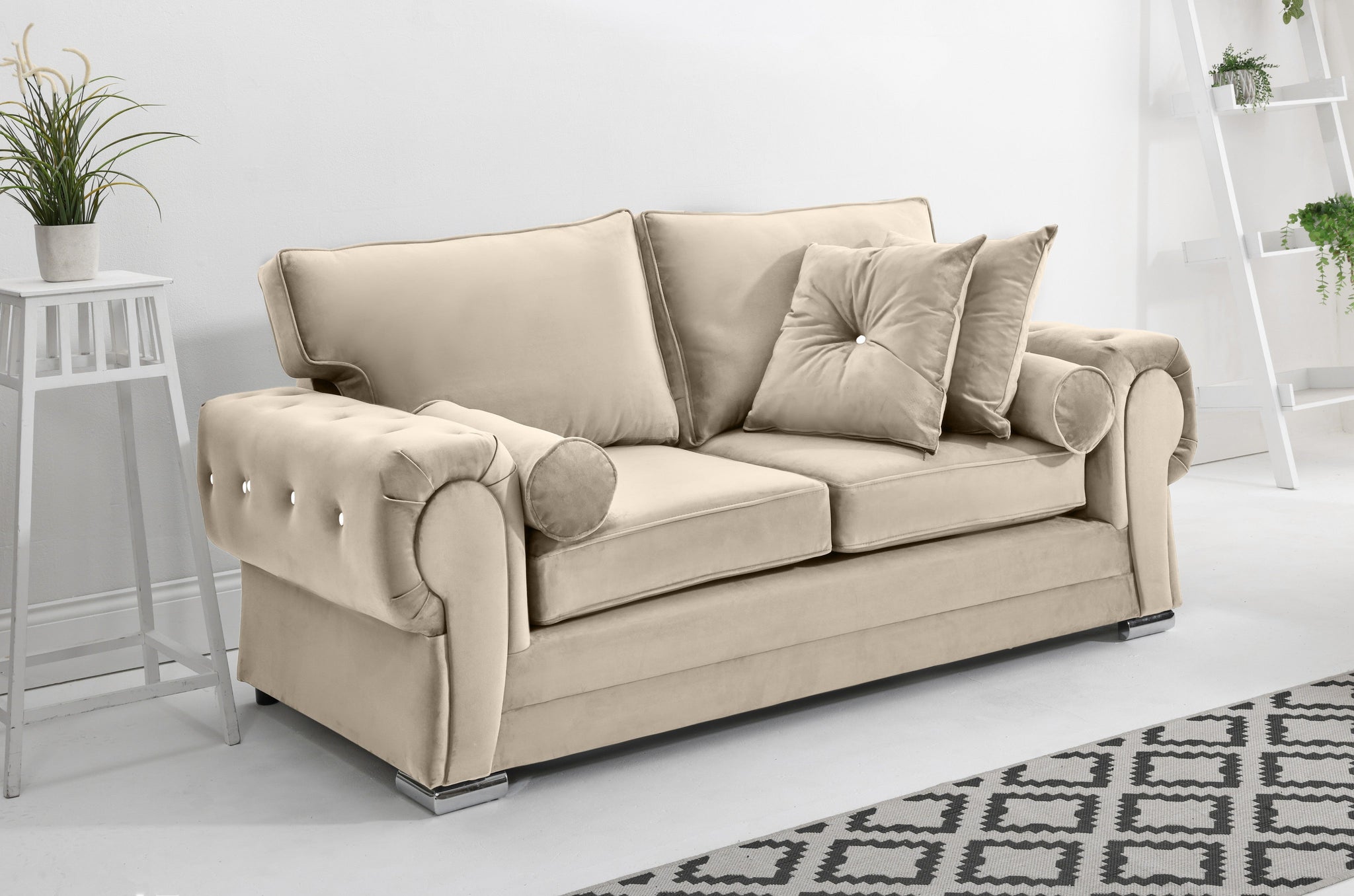 Victoria Plush 3+2 Fullback + Extra Cushions + Diamonds