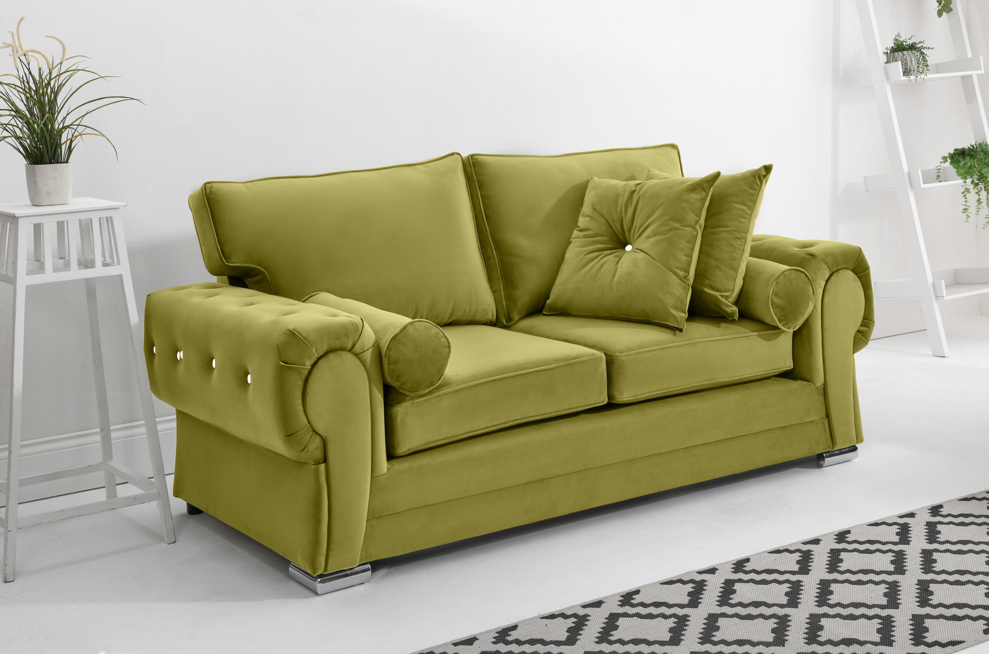 Victoria Plush 3+2 Fullback + Extra Cushions + Diamonds