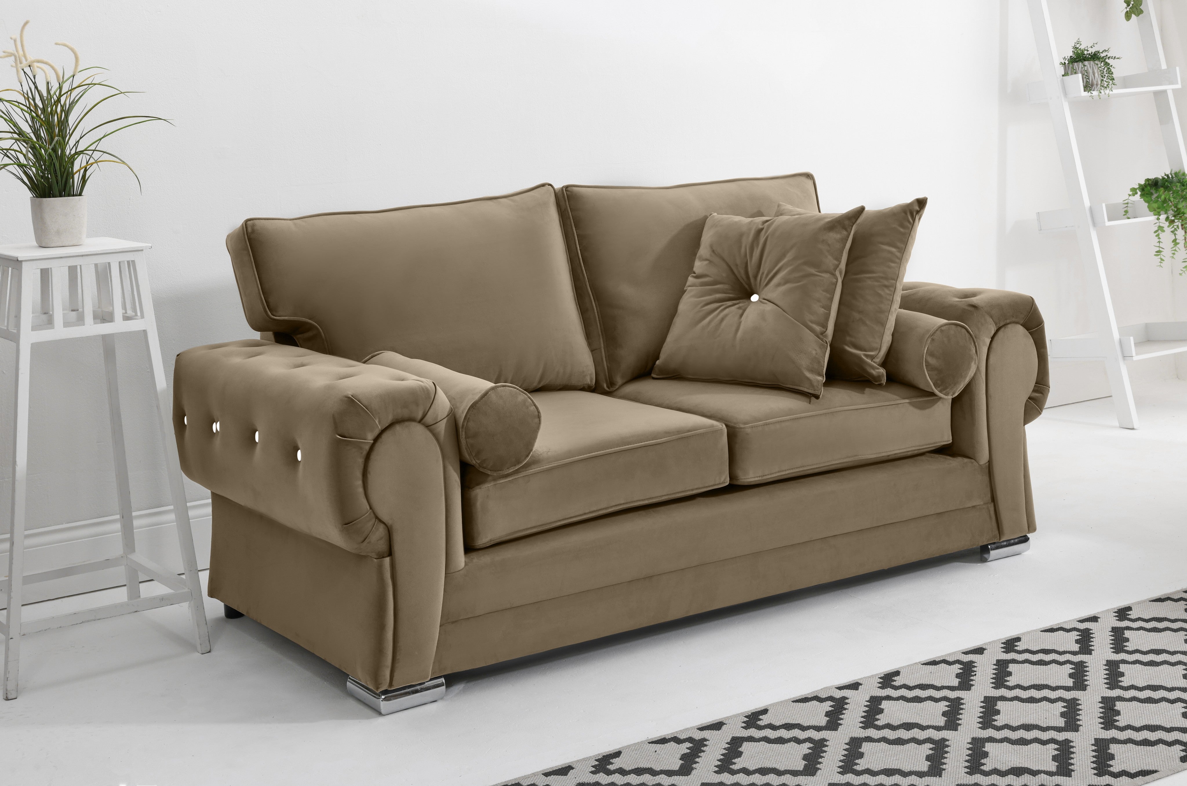 Victoria Plush 3+2 Fullback + Extra Cushions + Diamonds