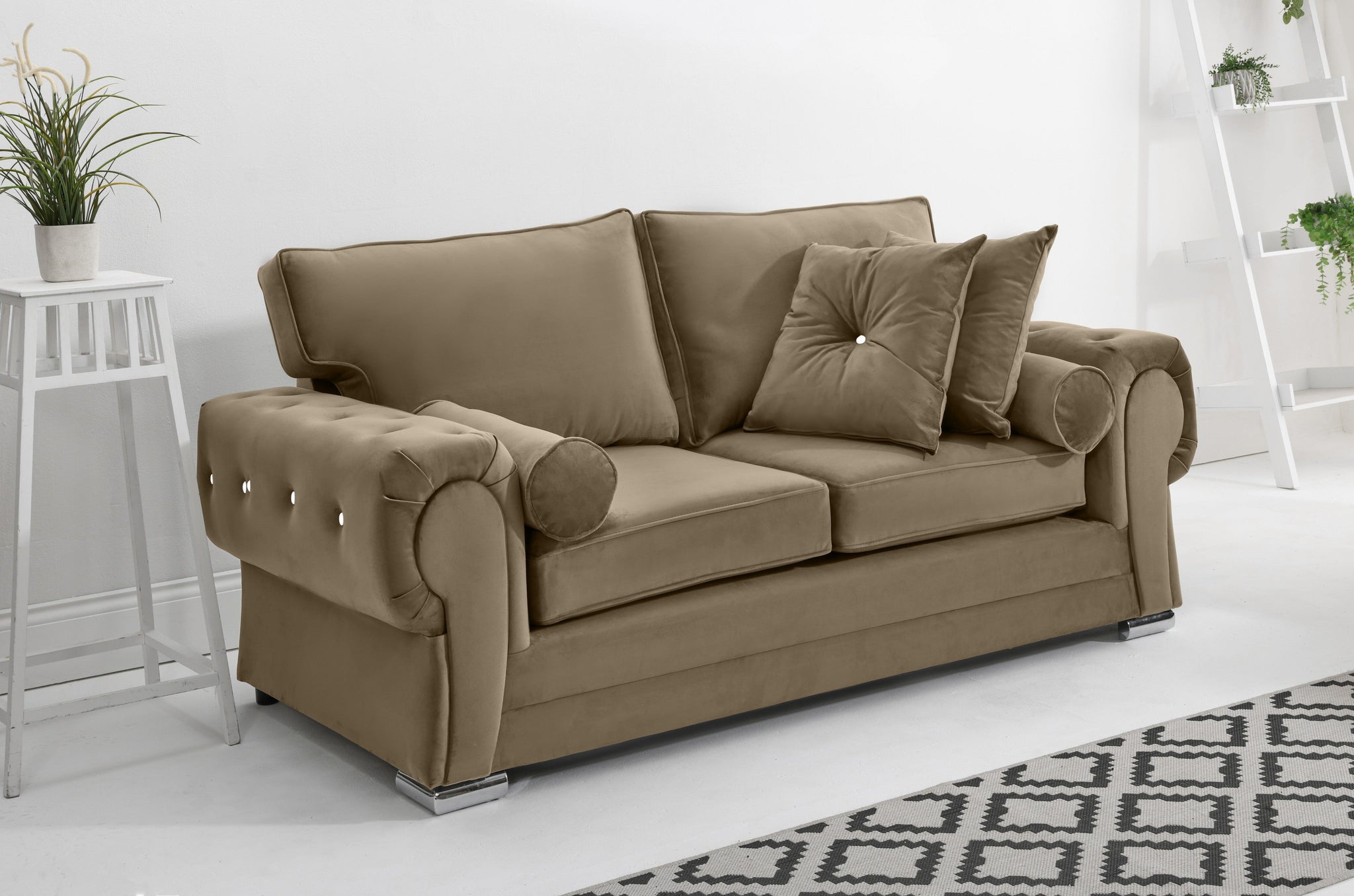 Victoria Plush 3+2 Fullback + Extra Cushions + Diamonds