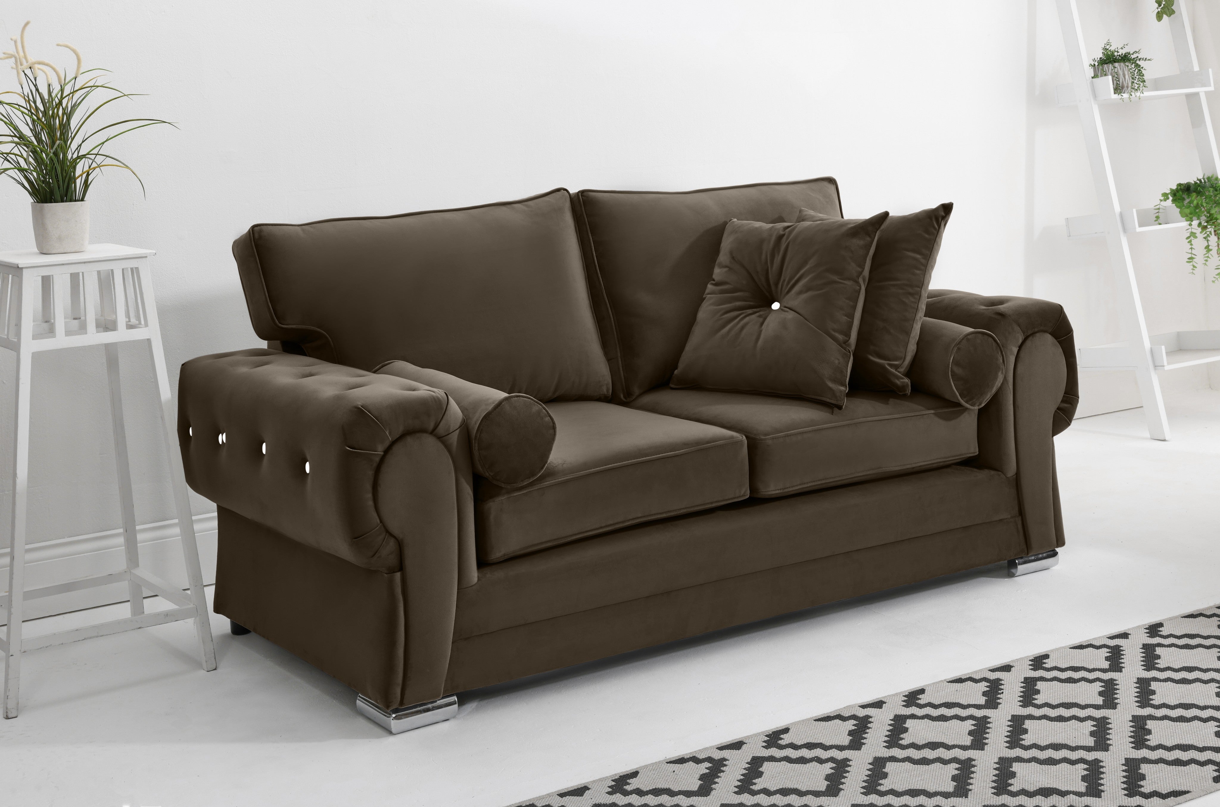 Victoria Plush 3+2 Fullback + Extra Cushions + Diamonds