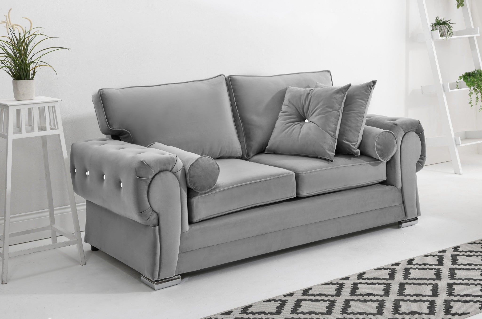 Victoria Plush 3+2 Fullback + Extra Cushions + Diamonds