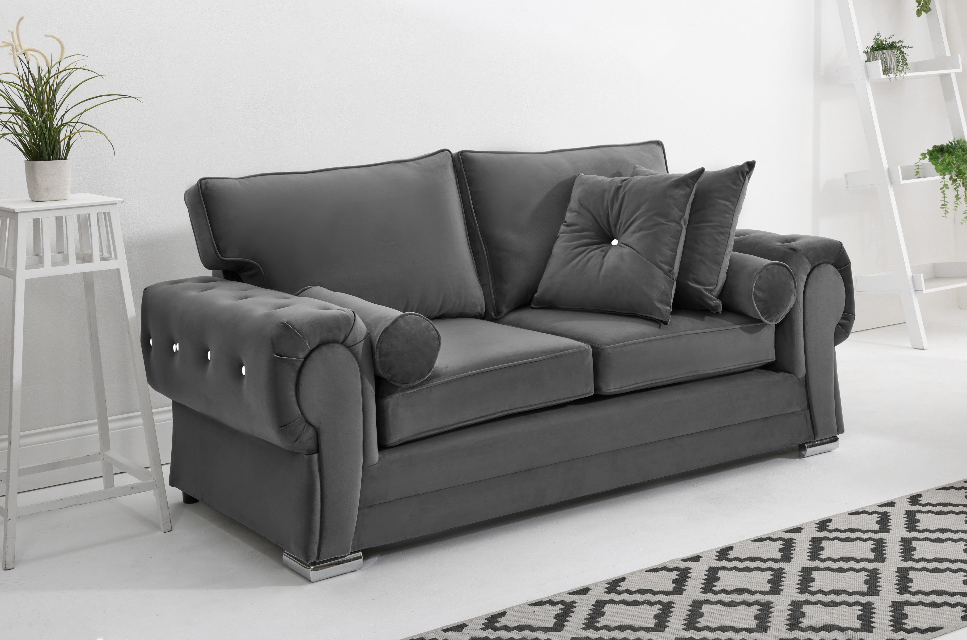 Victoria Plush 3+2 Fullback + Extra Cushions + Diamonds