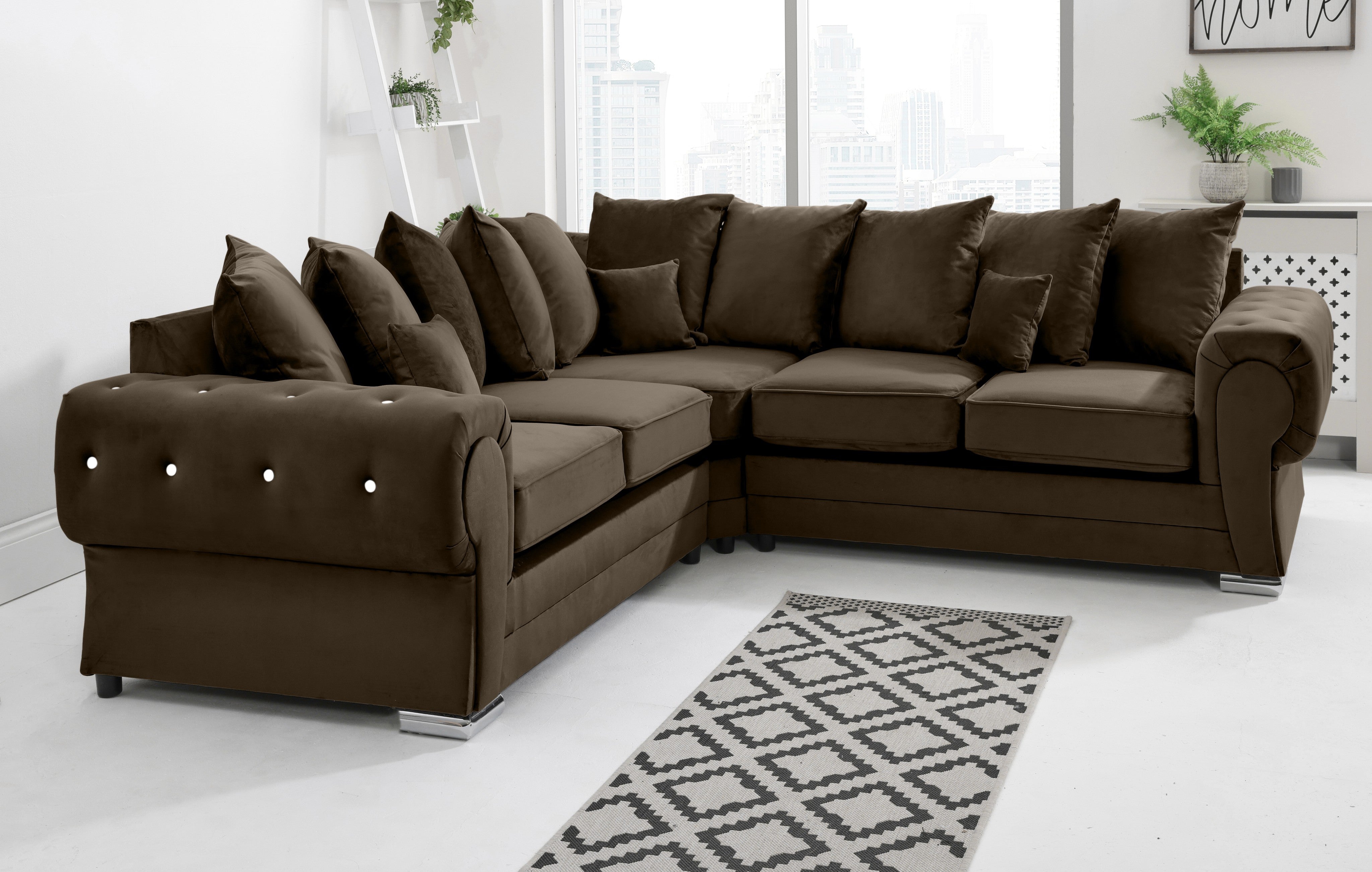 Victoria Plush Corner Scatterback + Diamonds