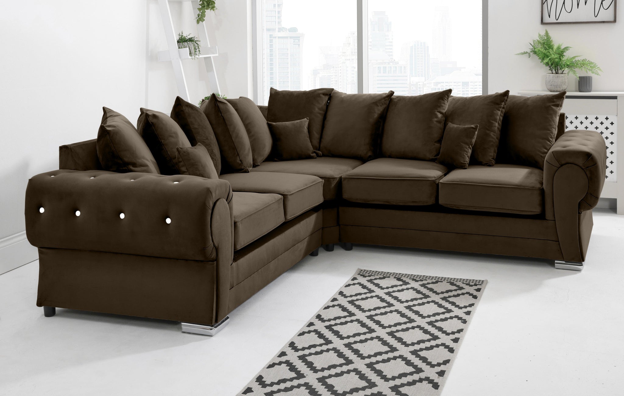 Victoria Plush Corner Scatterback + Diamonds