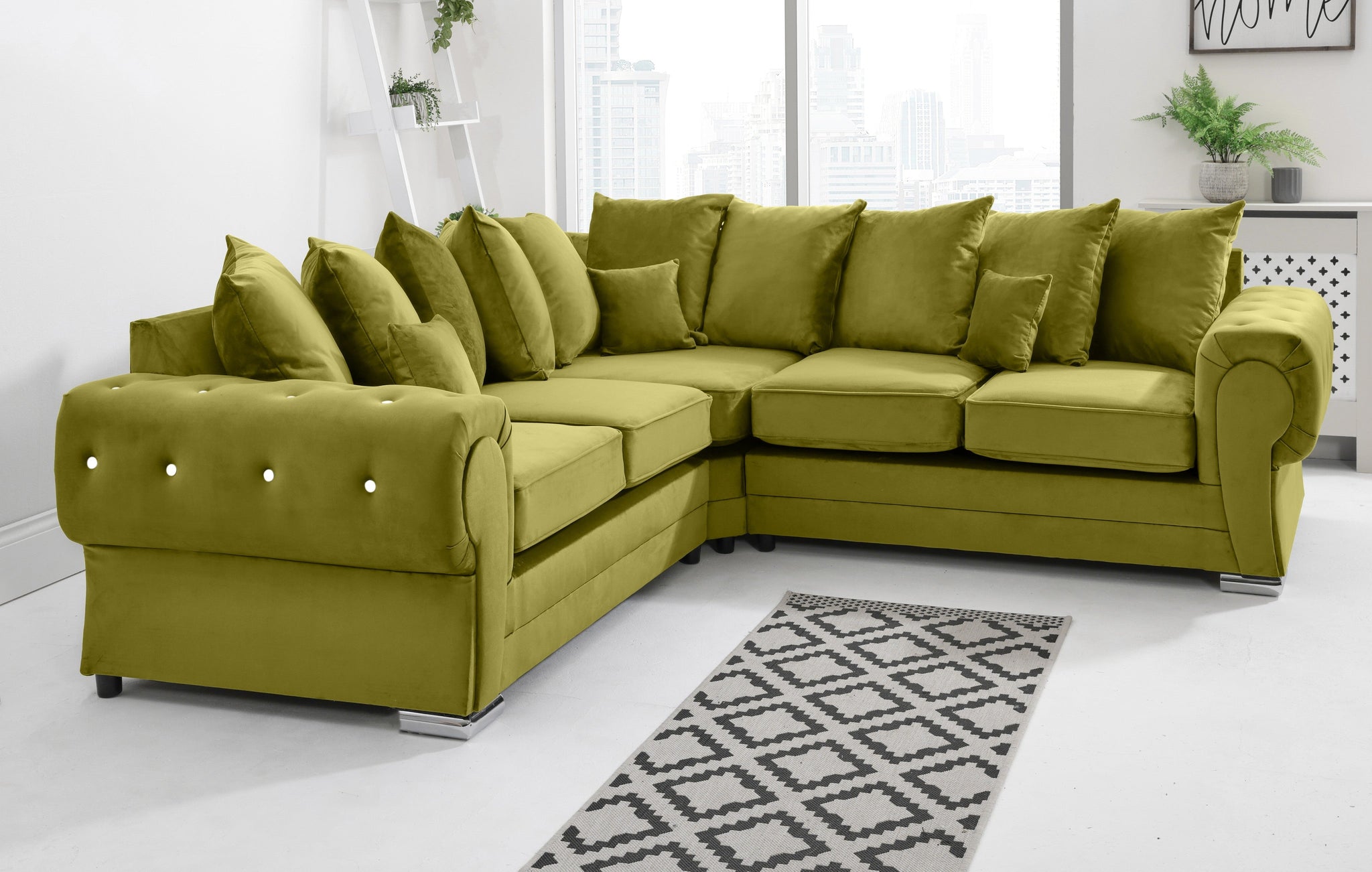 Victoria Plush Corner Scatterback + Diamonds