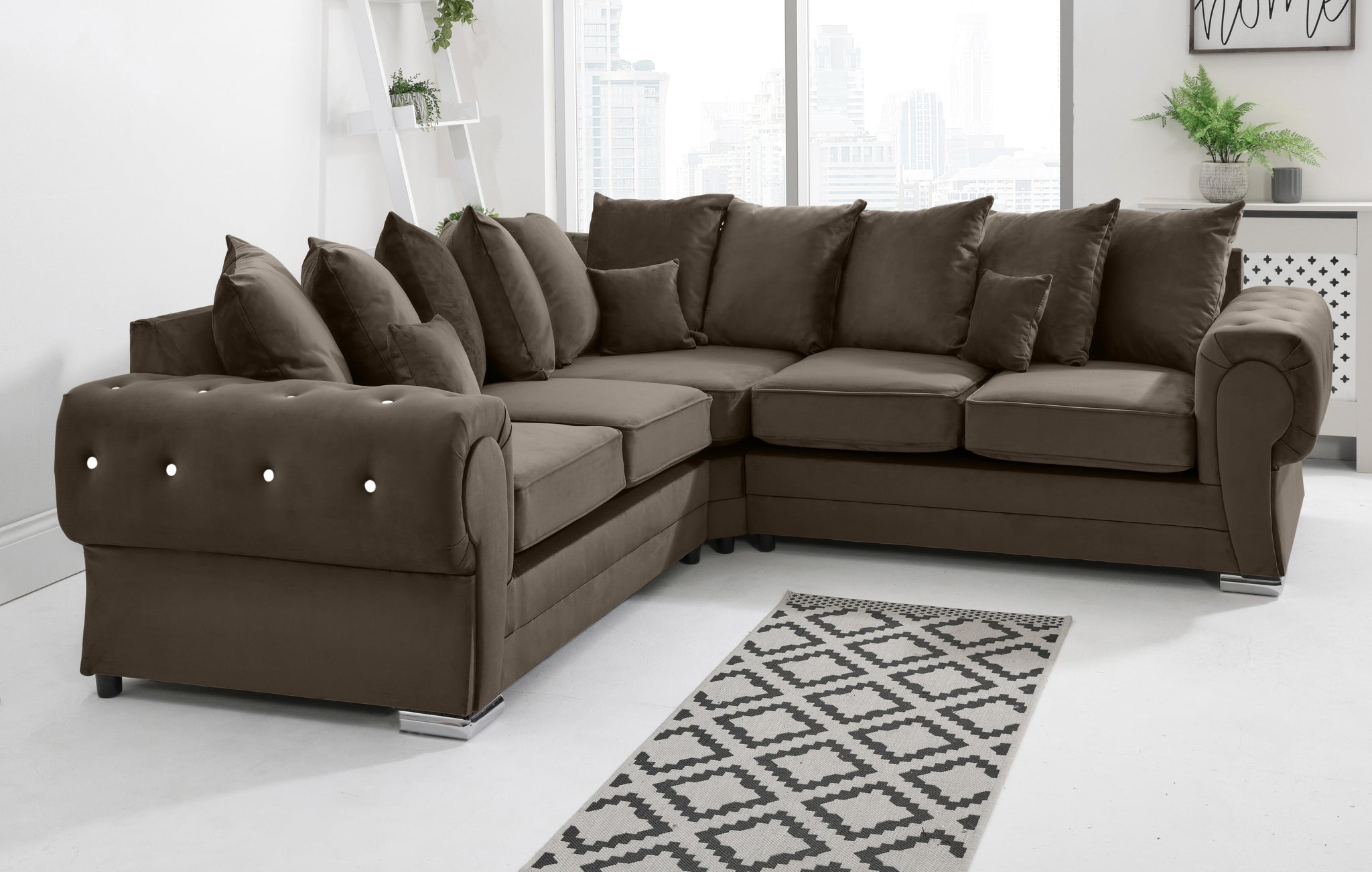 Victoria Plush Corner Scatterback + Diamonds