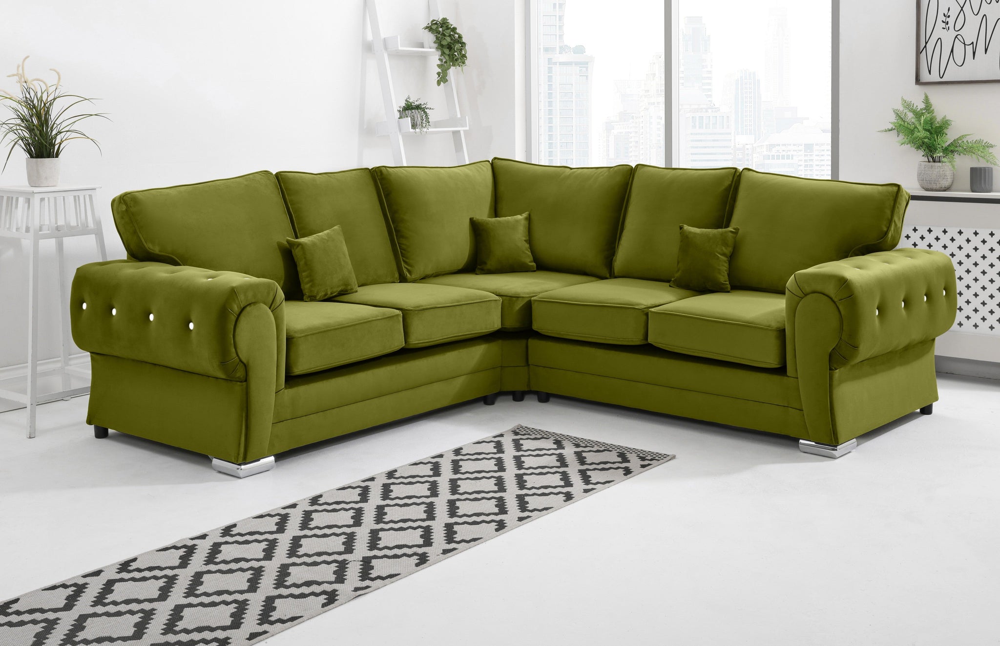 Victoria Plush Corner Fullback + Diamonds