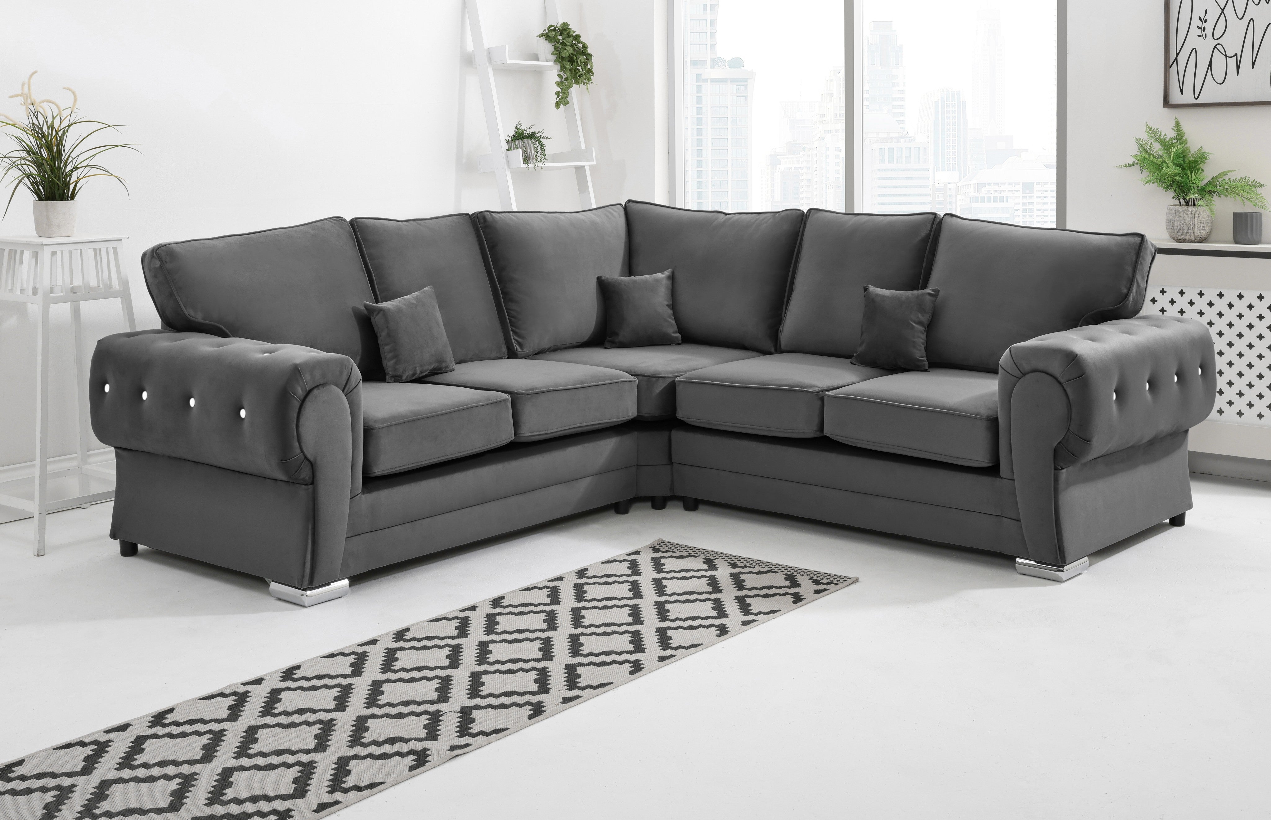 Victoria Plush Corner Fullback + Diamonds