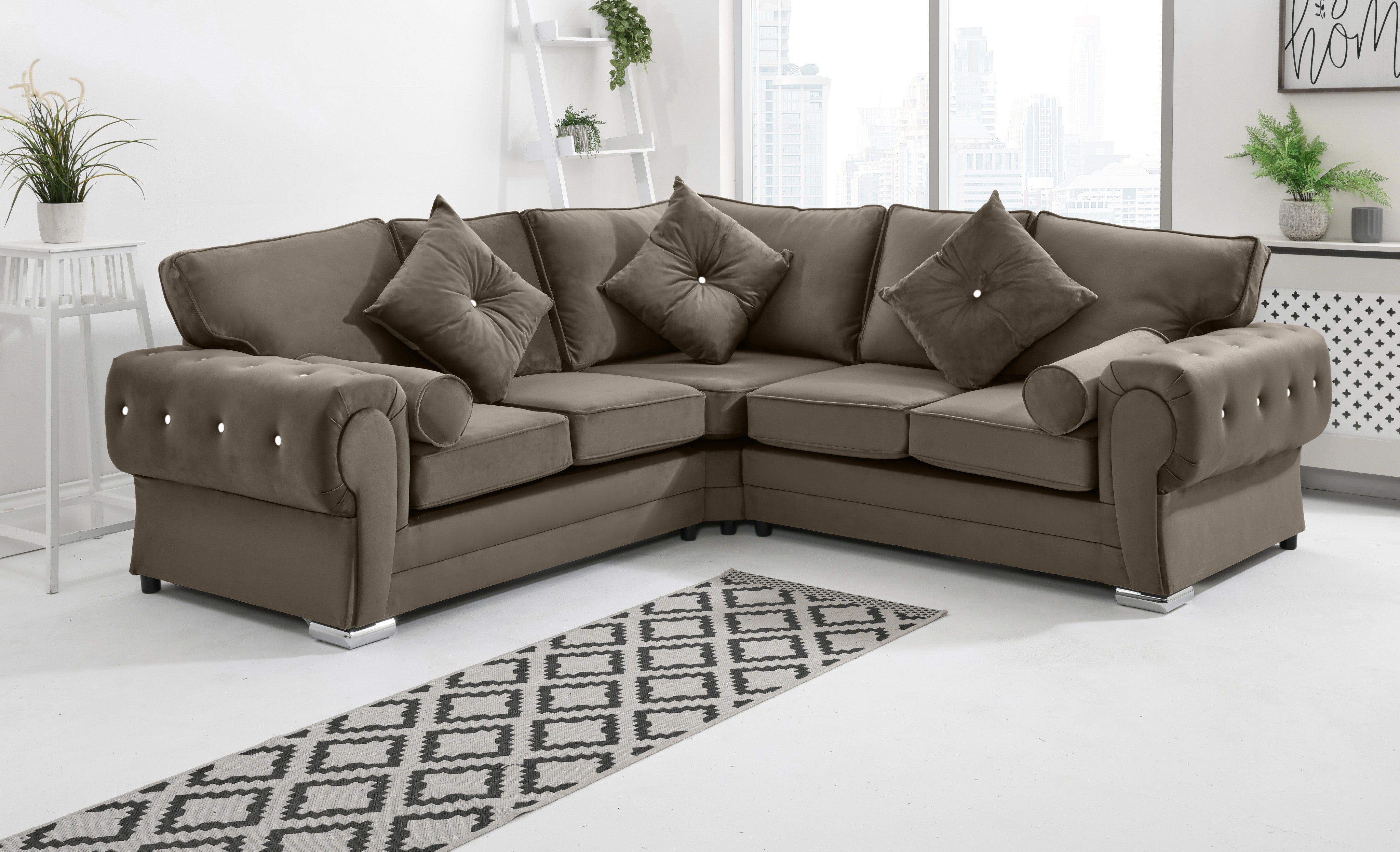 Victoria Plush Corner Fullback + Extra Cushions + Diamonds