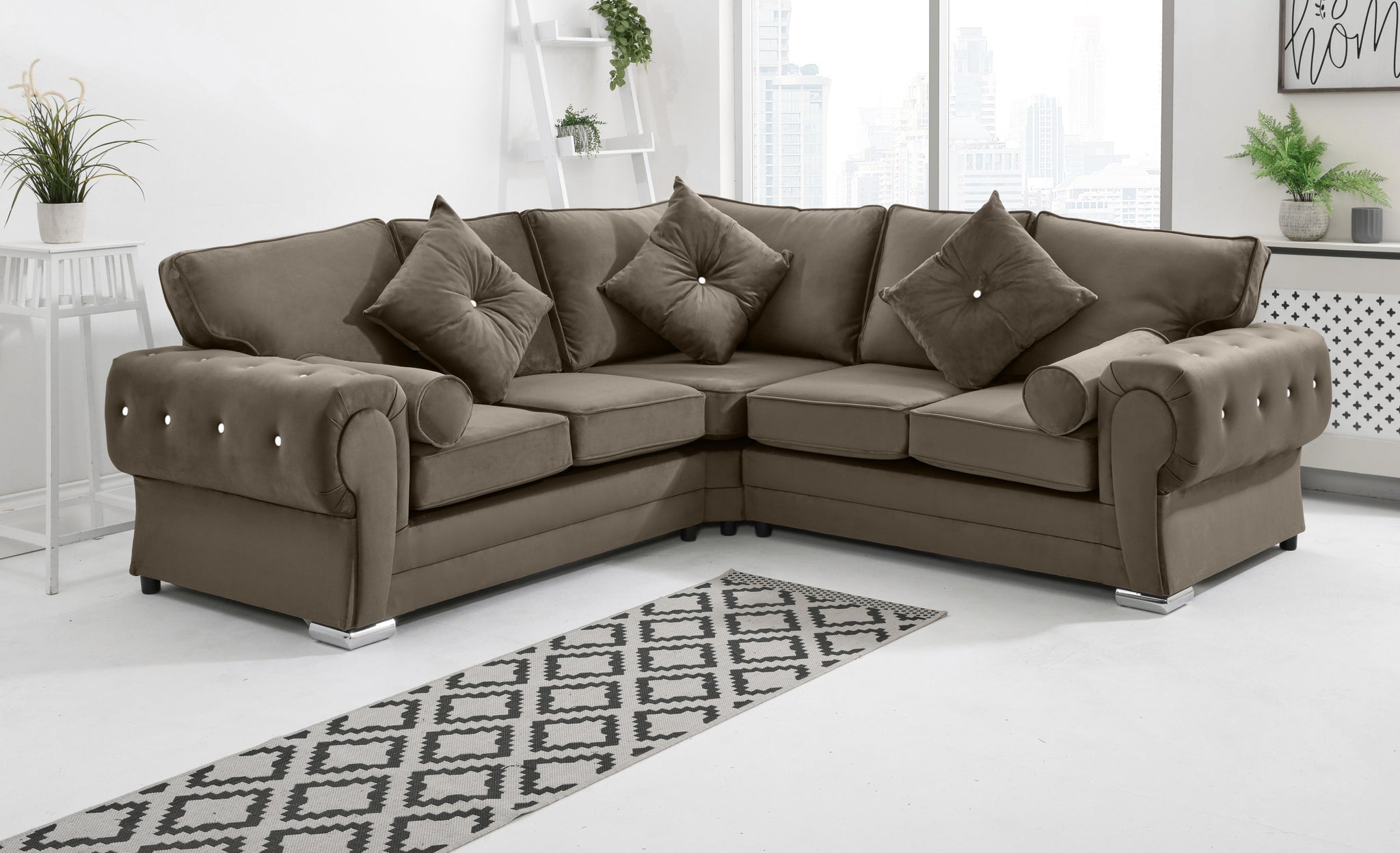 Victoria Plush Corner Fullback + Extra Cushions + Diamonds