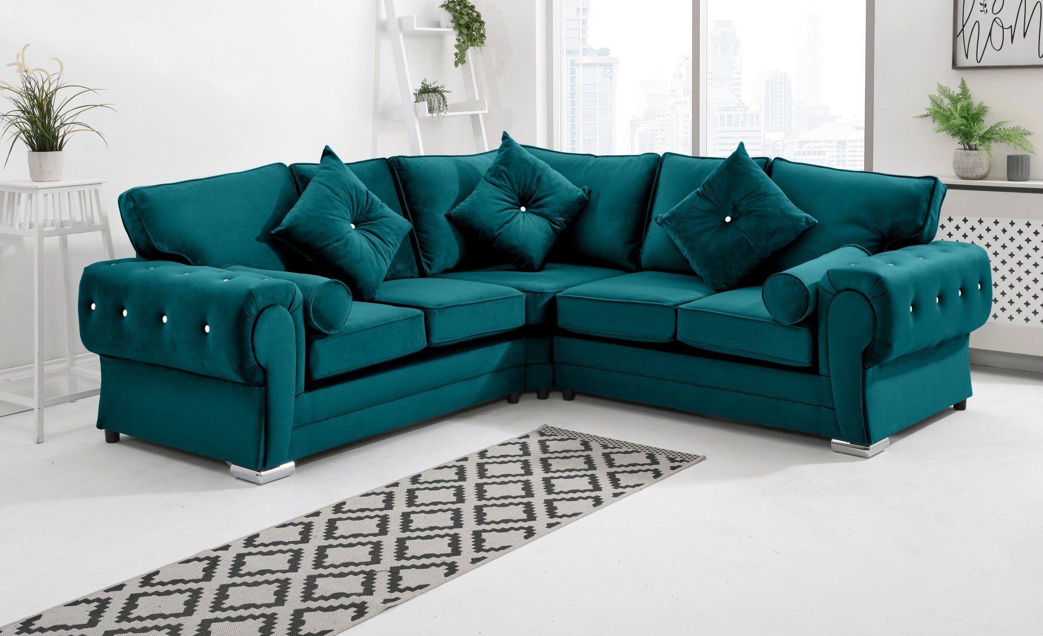 Victoria Plush Corner Fullback + Extra Cushions + Diamonds