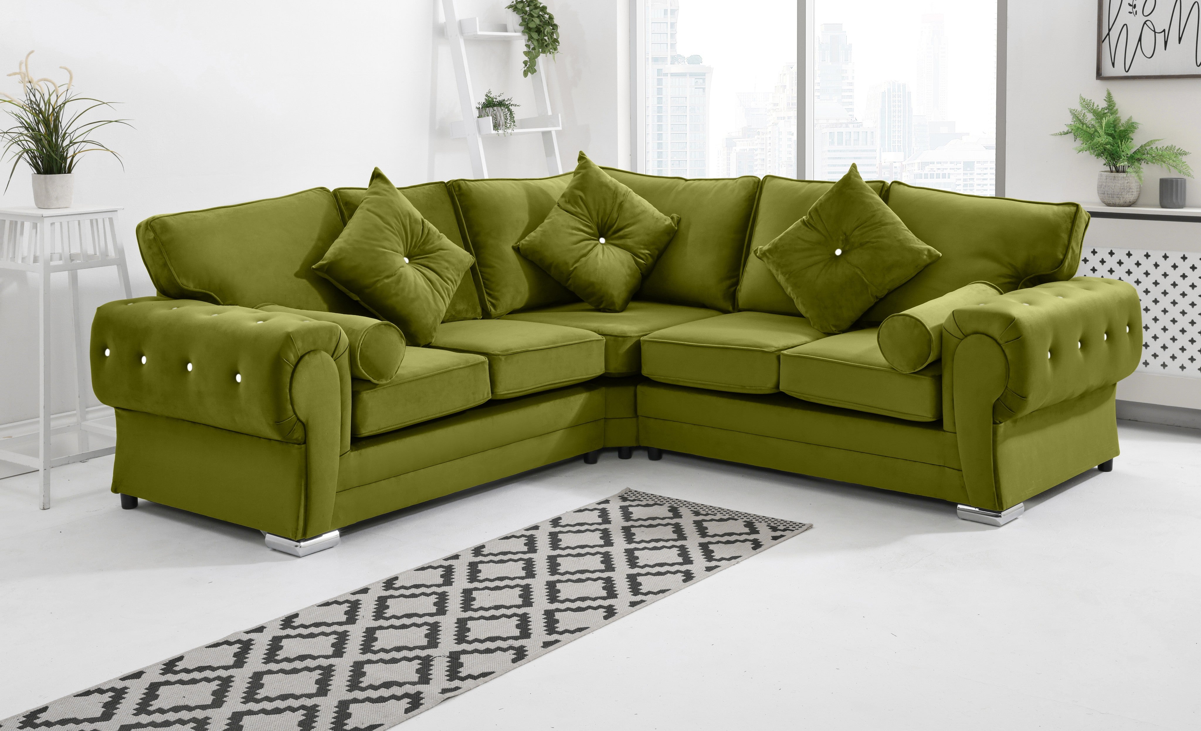Victoria Plush Corner Fullback + Extra Cushions + Diamonds