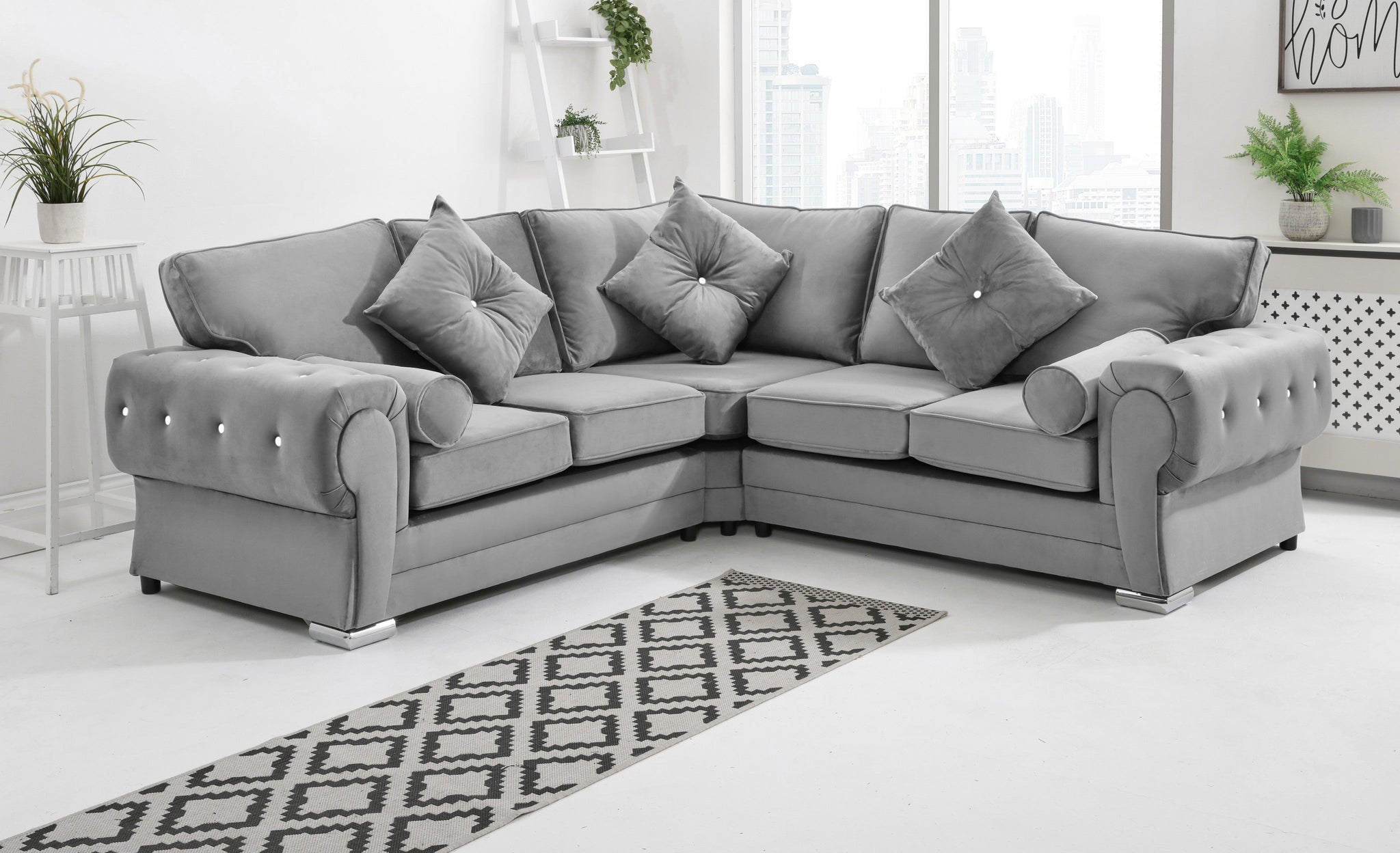 Victoria Plush Corner Fullback + Extra Cushions + Diamonds