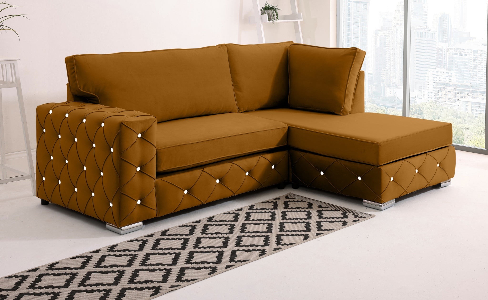 Sikara Lounge Fullback - Facing Right + Diamonds