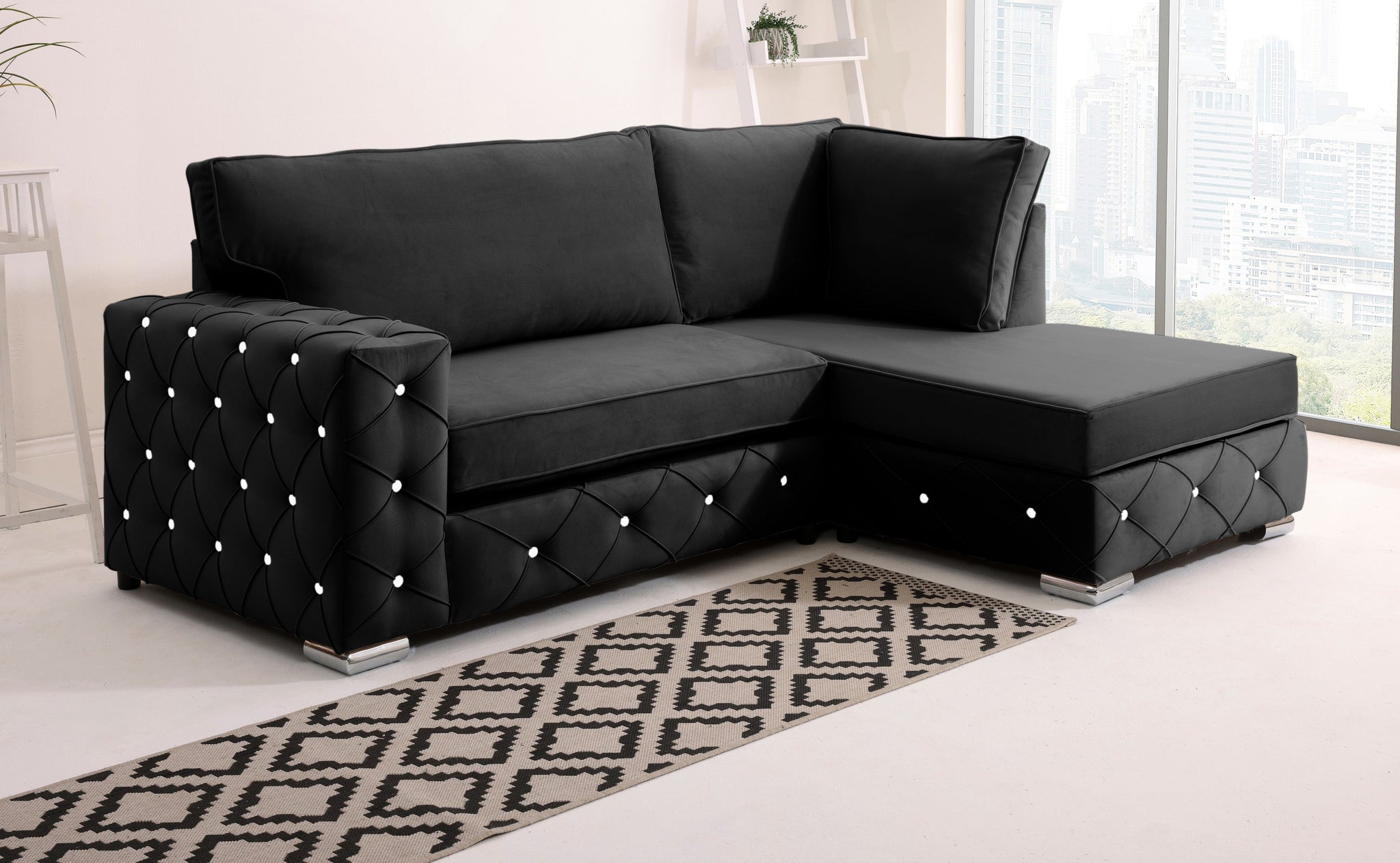 Sikara Lounge Fullback - Facing Right + Diamonds