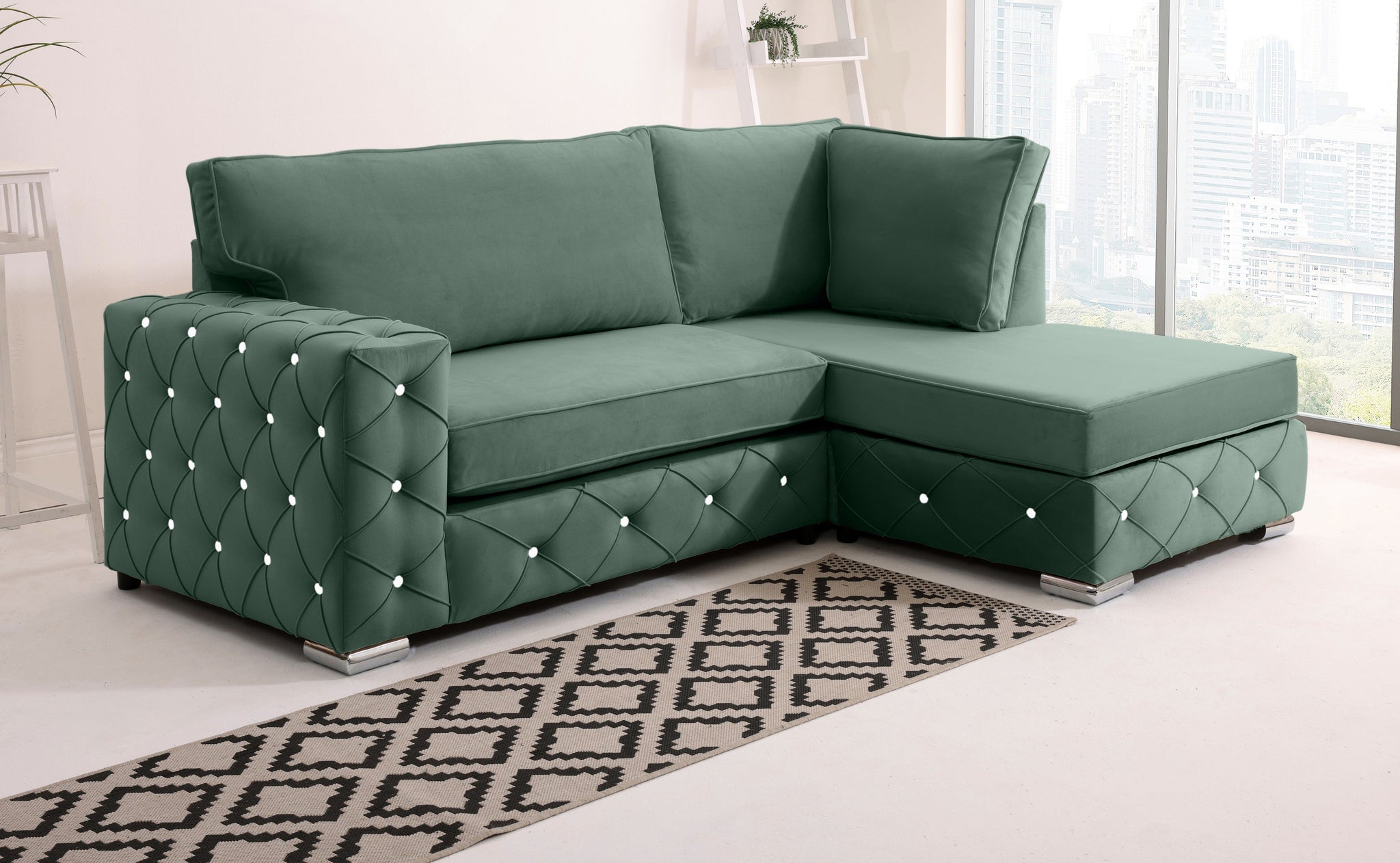 Sikara Lounge Fullback - Facing Right + Diamonds