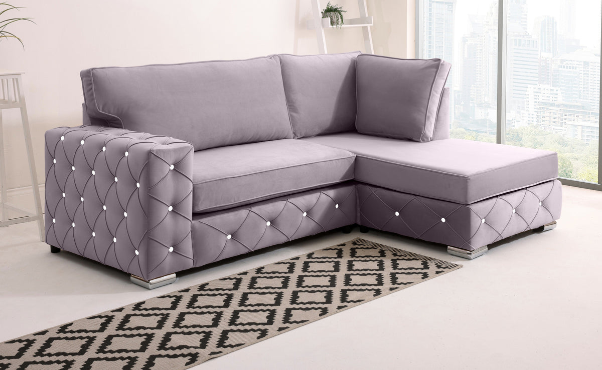 Sikara Lounge Fullback - Facing Right + Diamonds