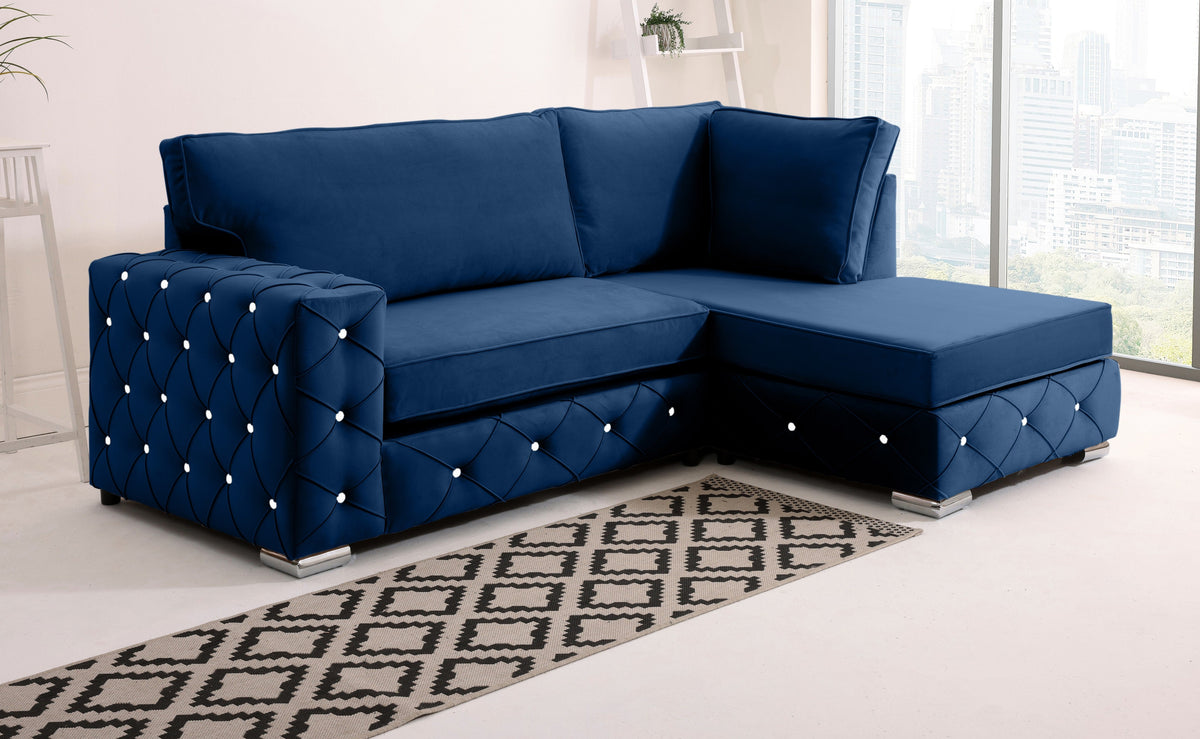 Sikara Lounge Fullback - Facing Right + Diamonds