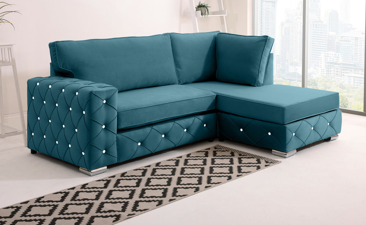 Sikara Lounge Fullback - Facing Right + Diamonds