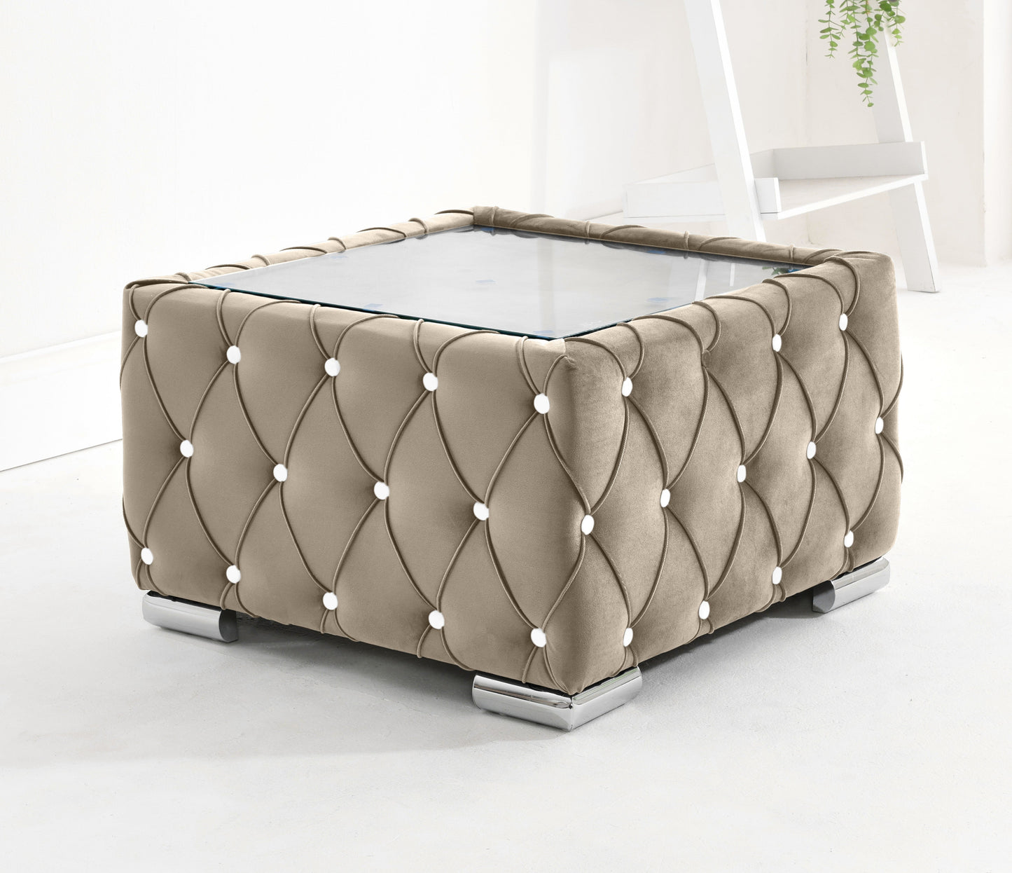 Verona Plush Corner Fullback + Extra Cushions + Diamonds