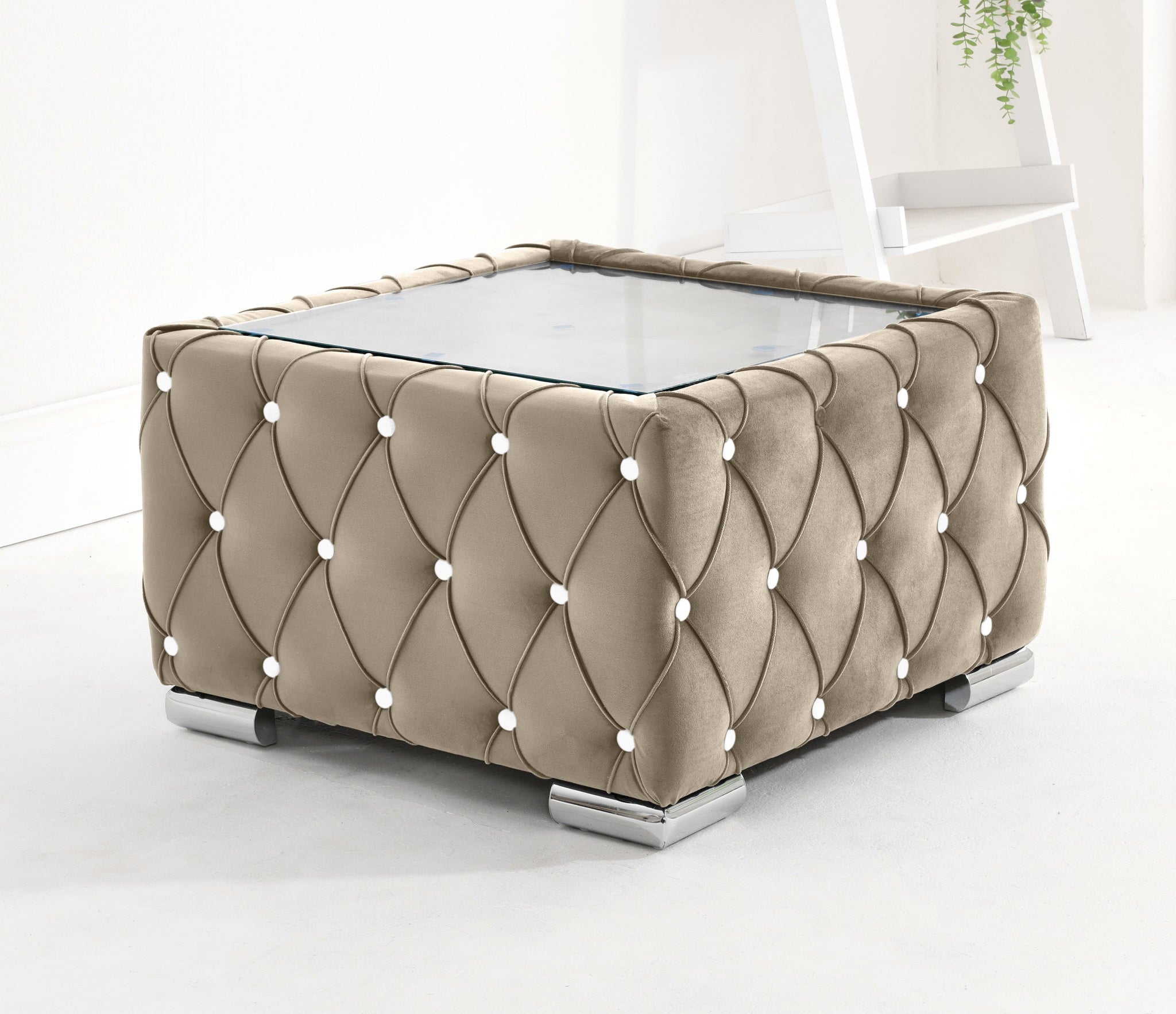 Victoria Plush Corner Scatterback + Diamonds