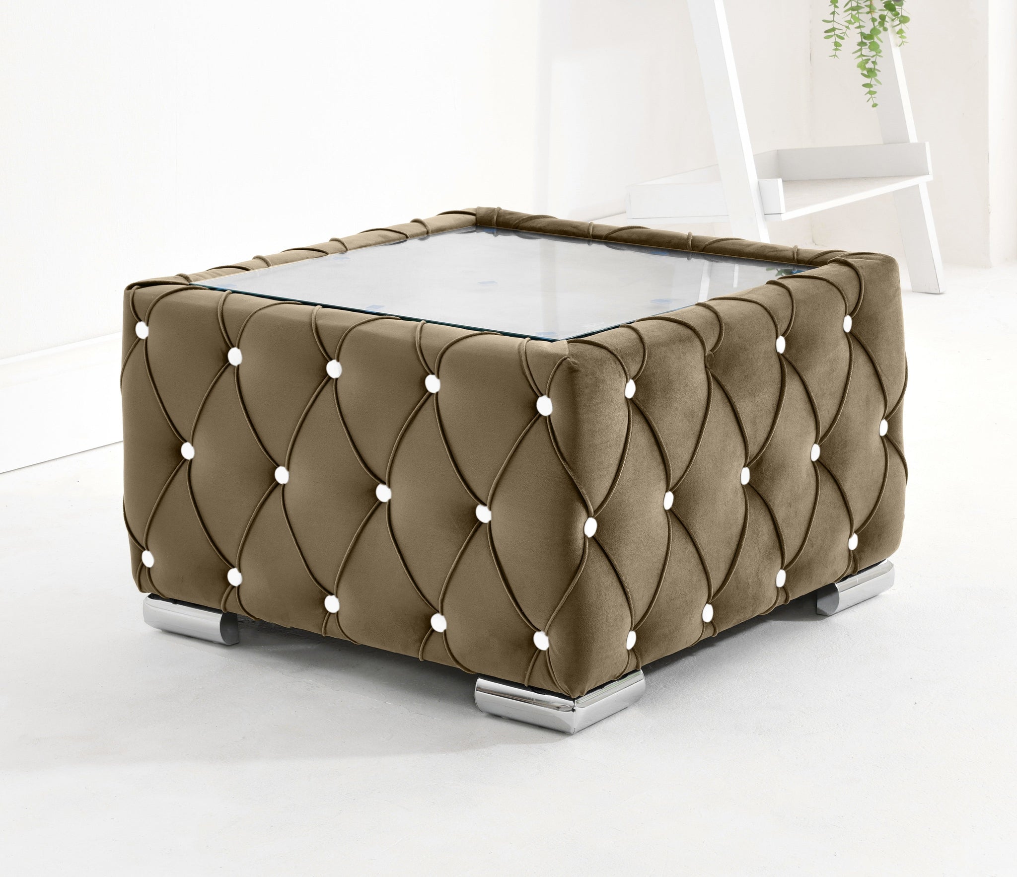 Victoria Plush Corner Scatterback + Diamonds