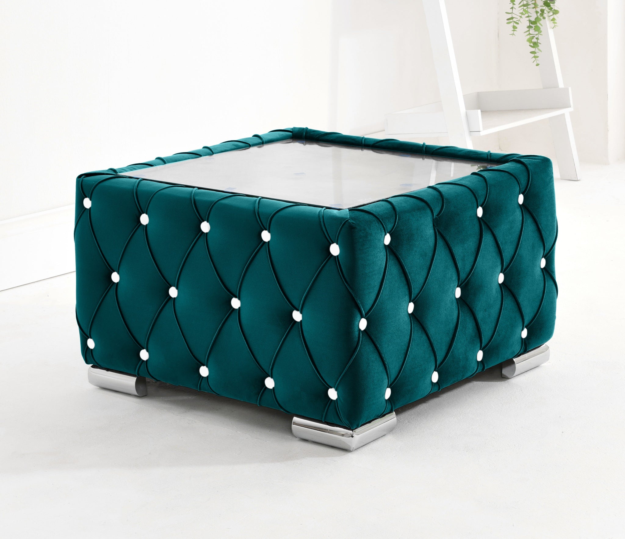 Victoria Plush Corner Scatterback + Diamonds