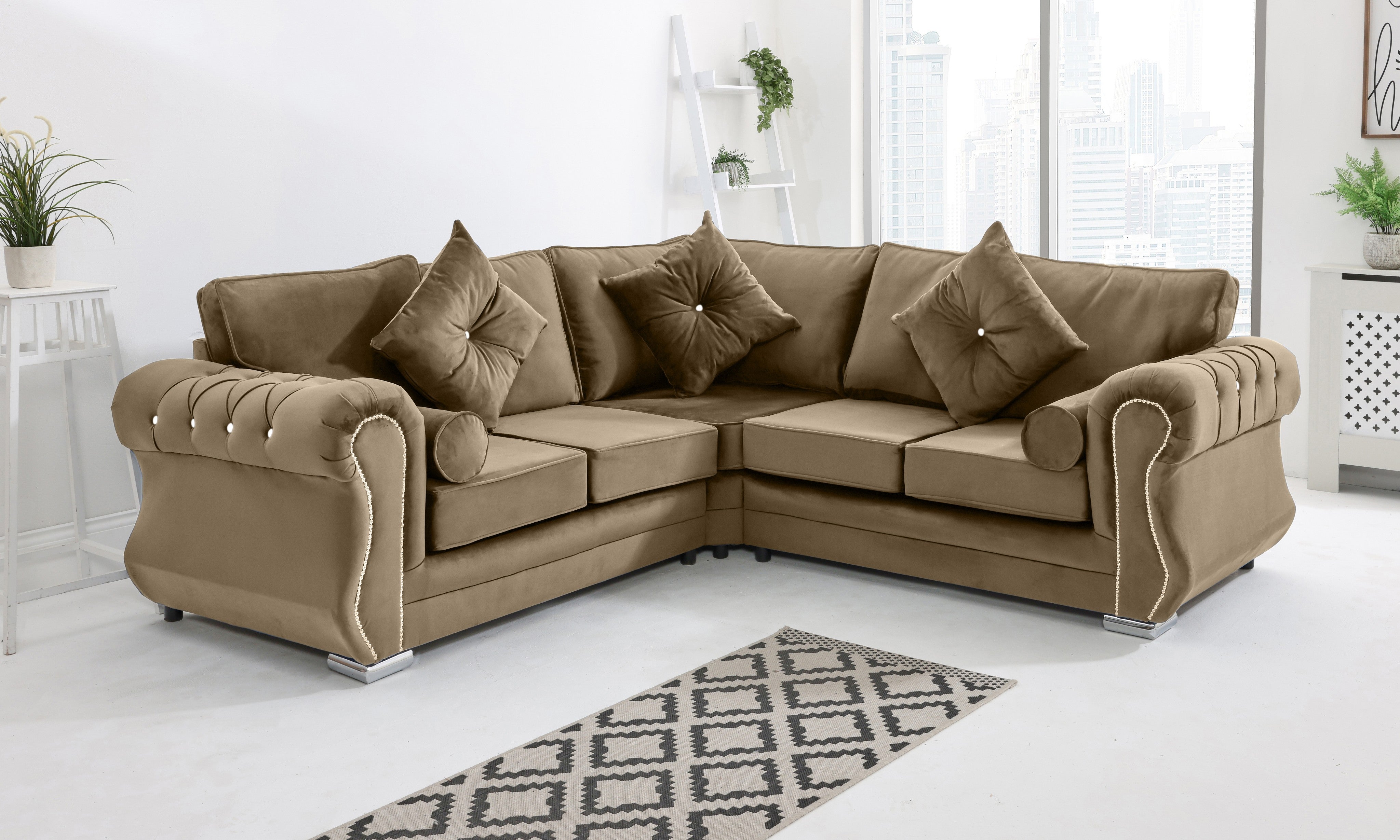 Elowen Corner Fullback + Diamonds + Extra Cushions