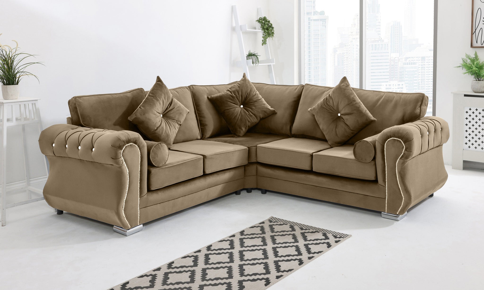 Elowen Corner Fullback + Diamonds + Extra Cushions