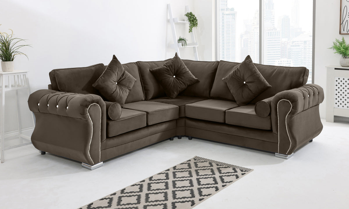 Elowen Corner Fullback + Diamonds + Extra Cushions