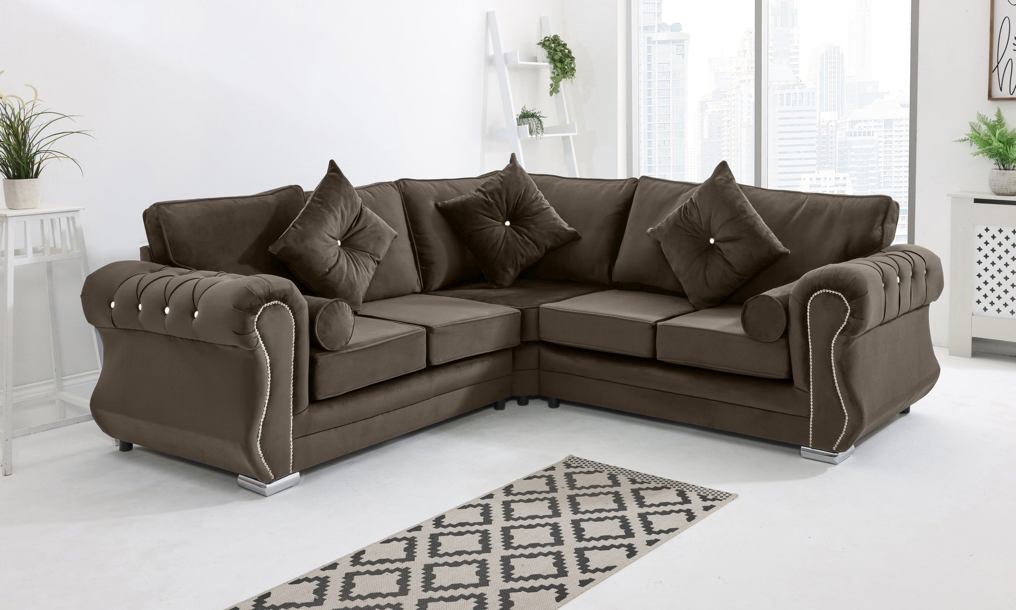 Elowen Corner Fullback + Diamonds + Extra Cushions