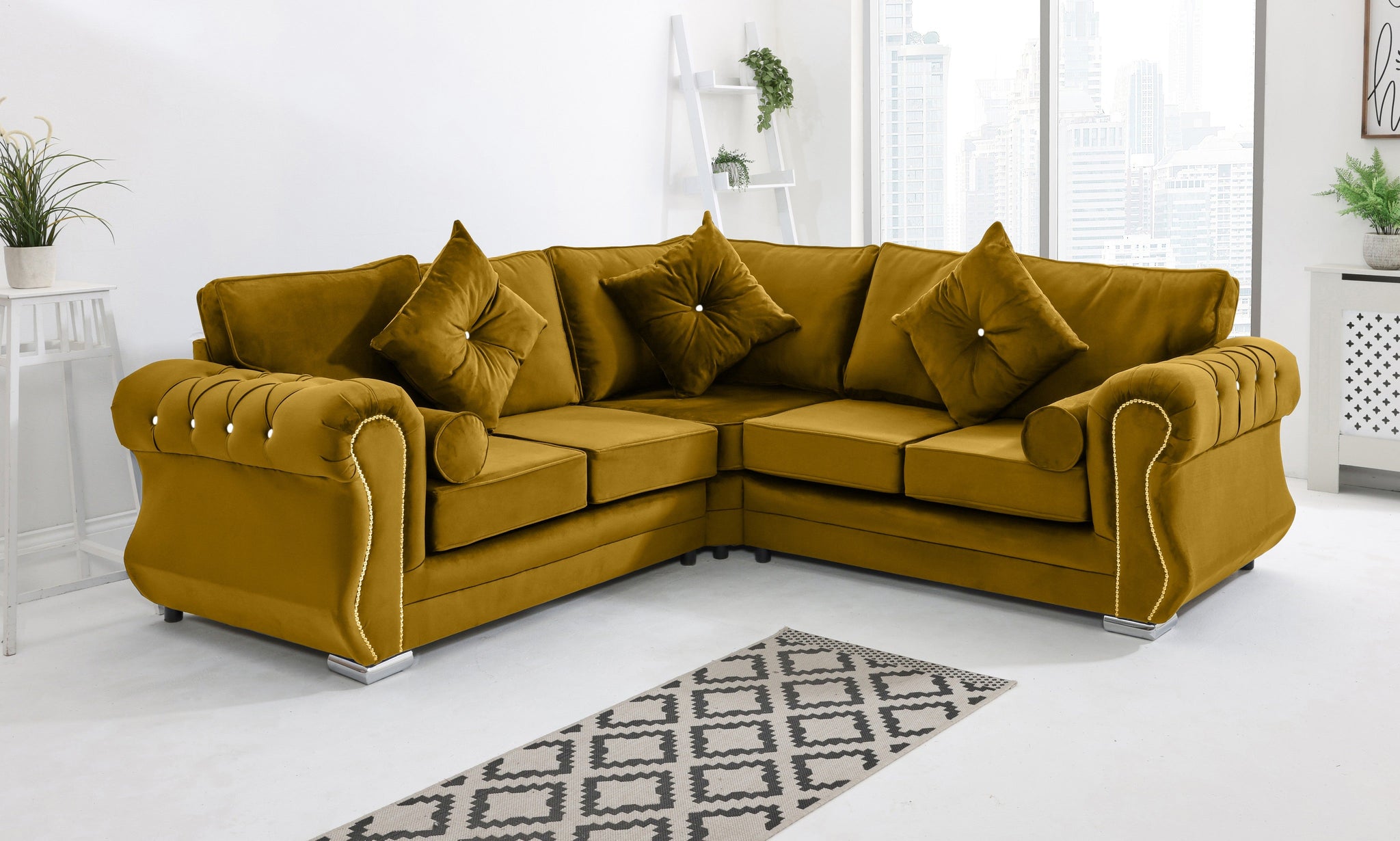 Elowen Corner Fullback + Diamonds + Extra Cushions