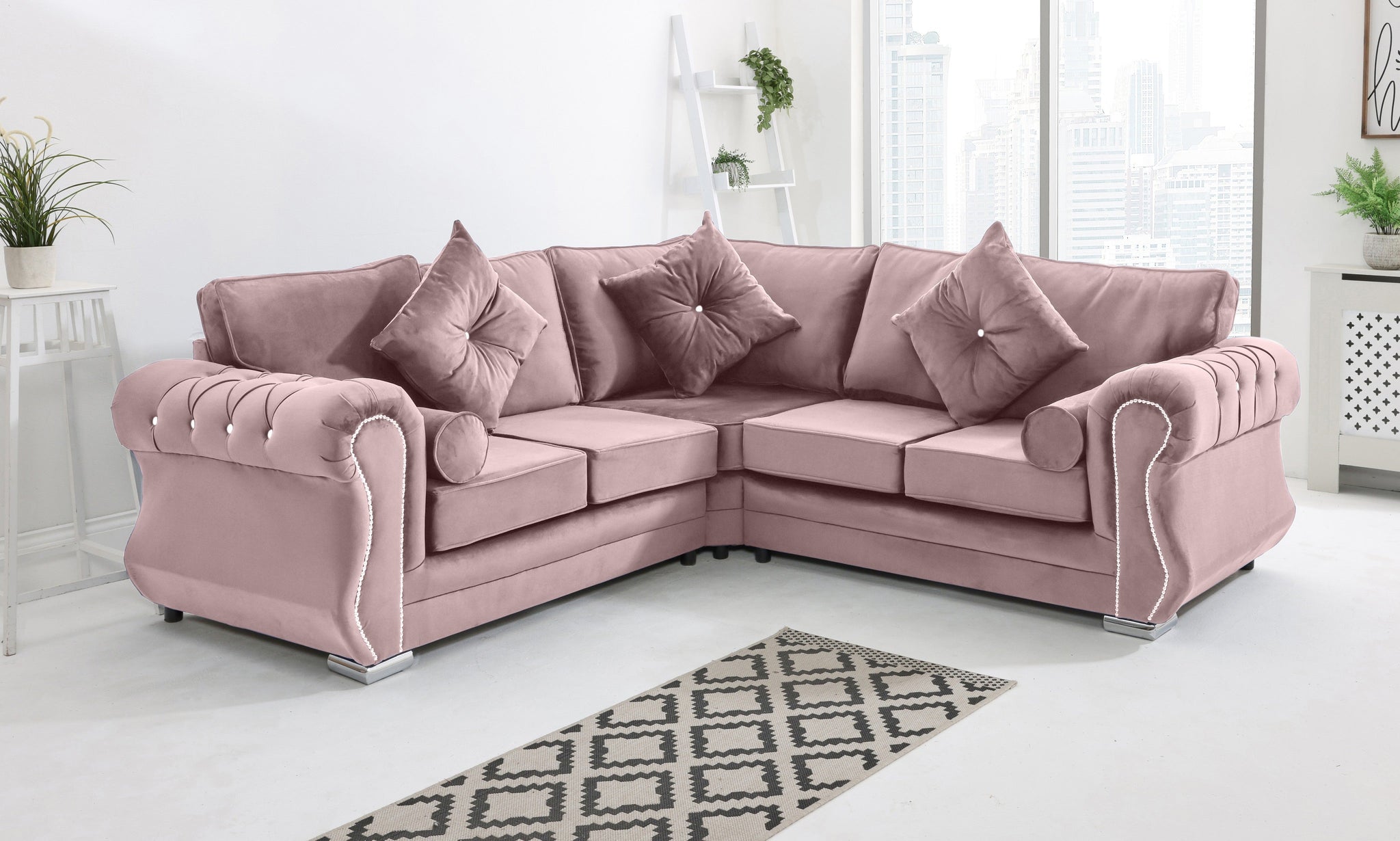 Elowen Corner Fullback + Diamonds + Extra Cushions