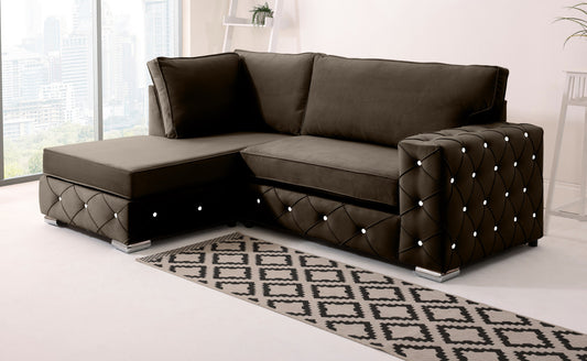 Sikara Lounge Fullback - Facing Left + Diamonds