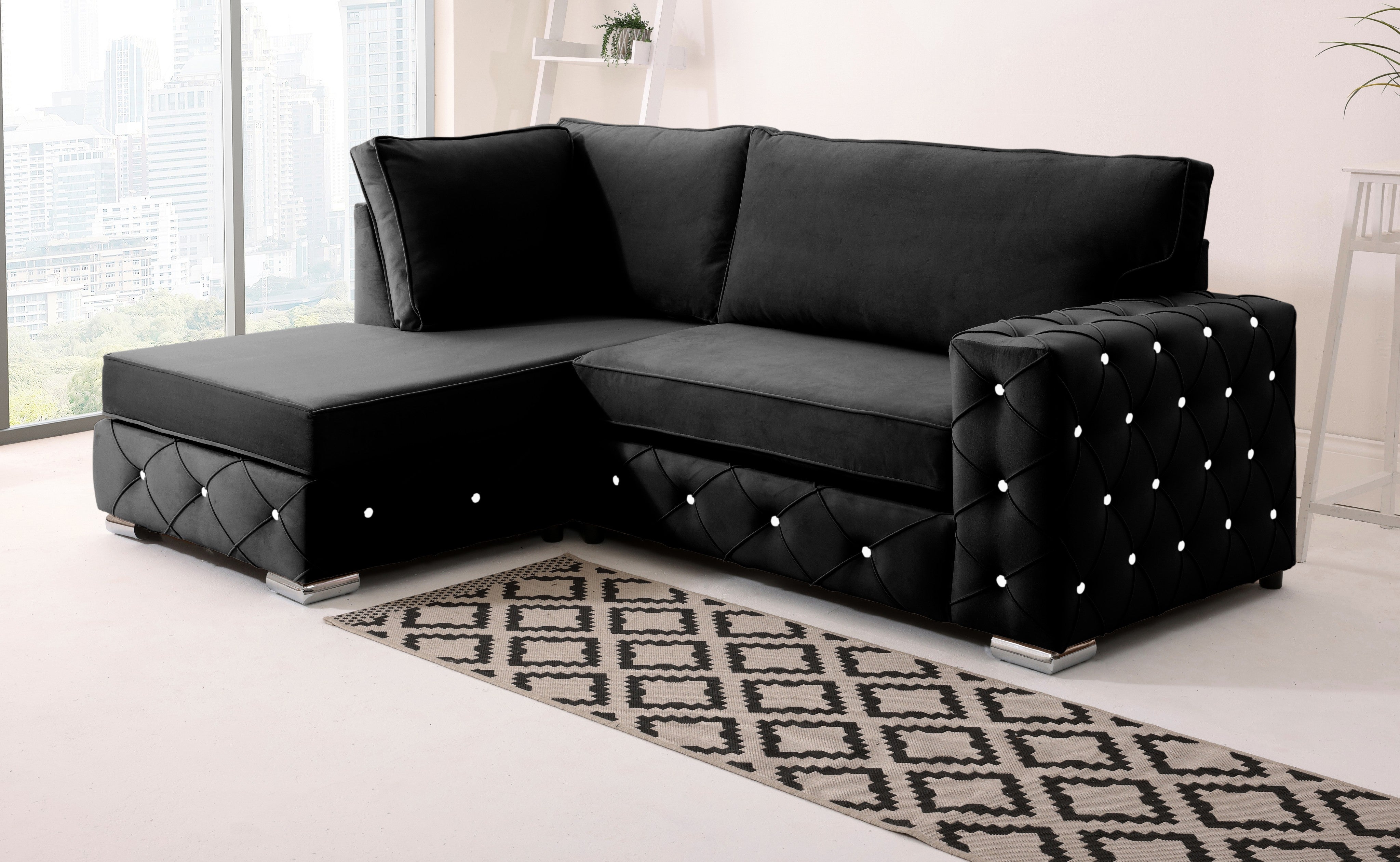 Sikara Lounge Fullback - Facing Left + Diamonds