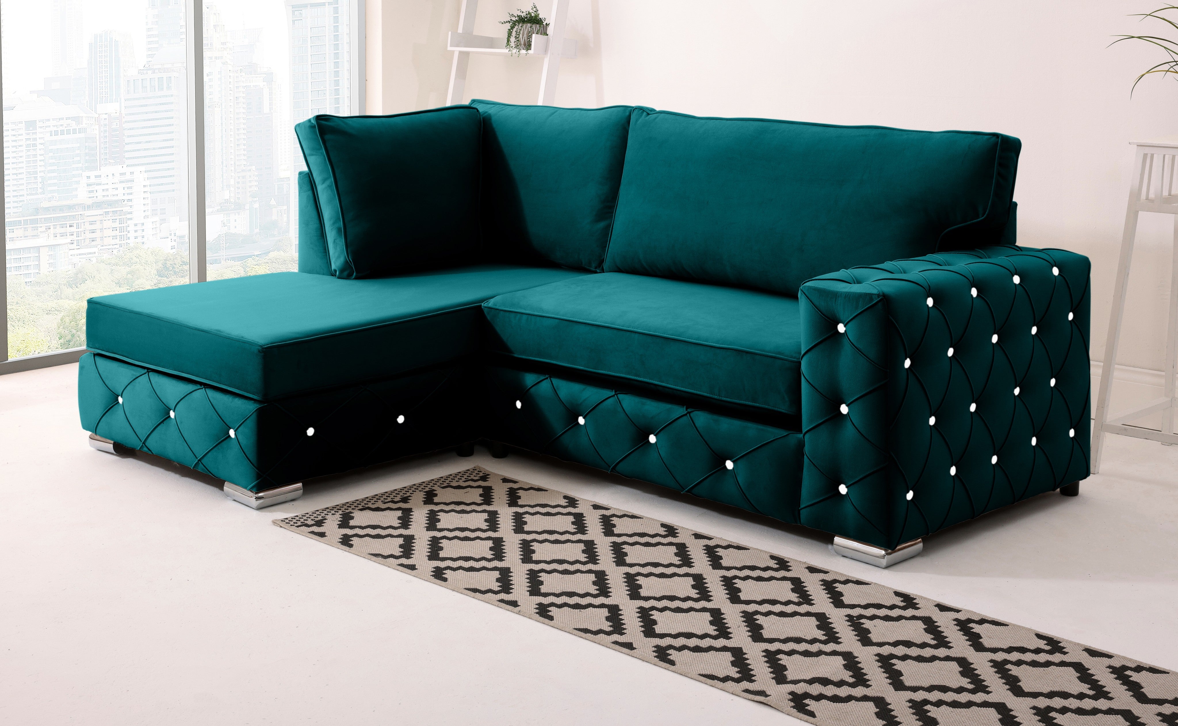 Sikara Lounge Fullback - Facing Left + Diamonds