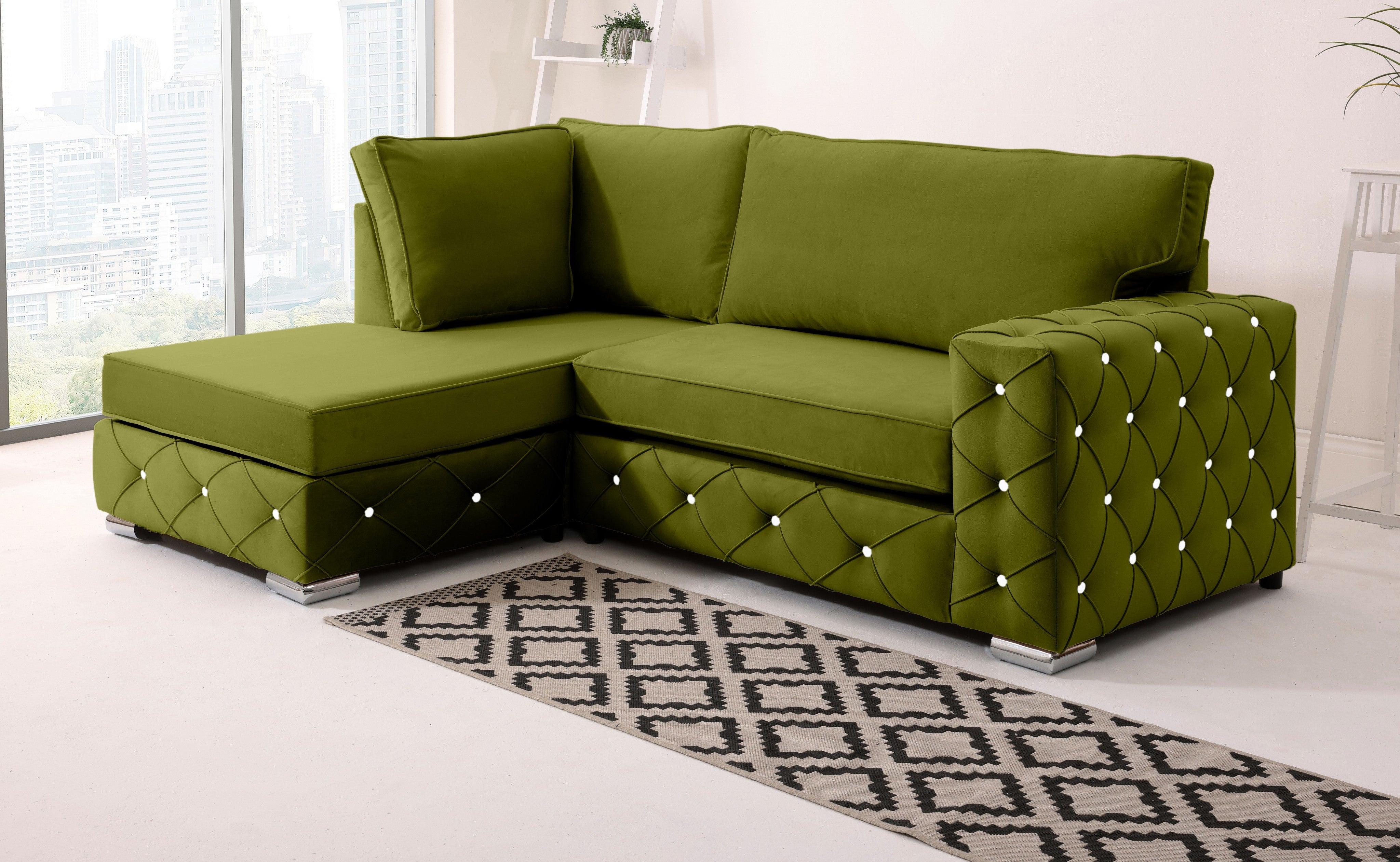 Sikara Lounge Fullback - Facing Left + Diamonds