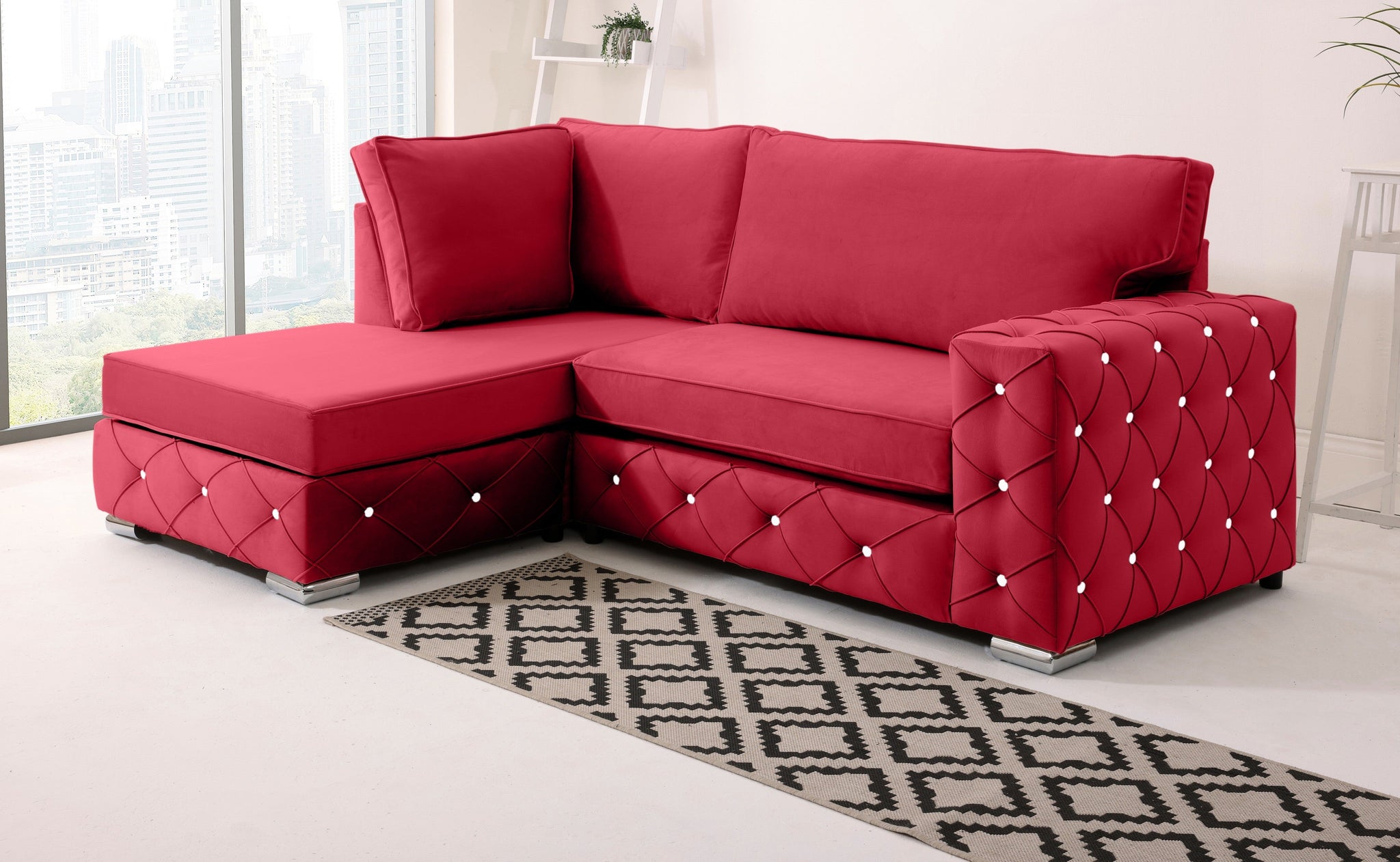 Sikara Lounge Fullback - Facing Left + Diamonds