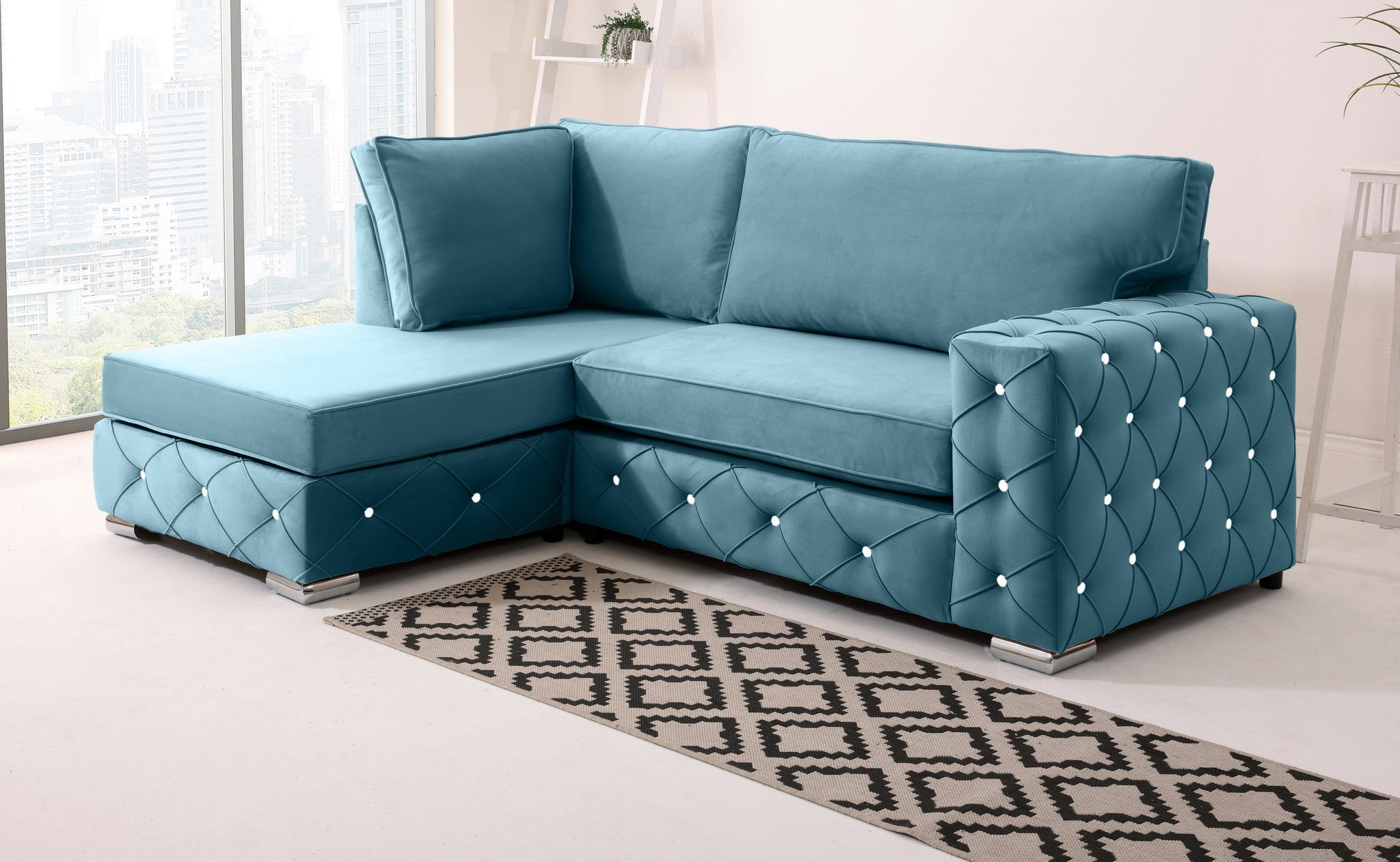 Sikara Lounge Fullback - Facing Left + Diamonds
