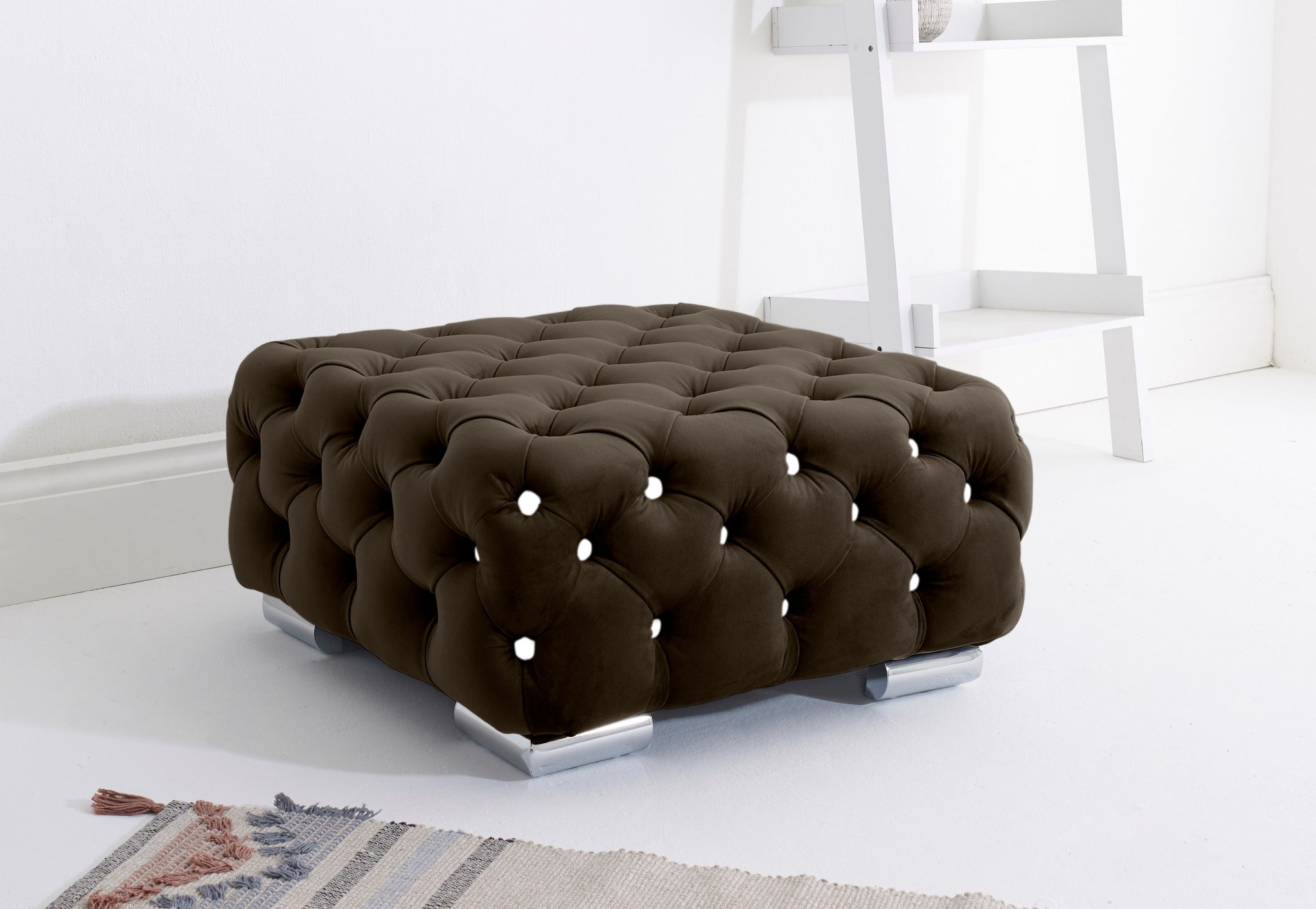 Victoria Plush Corner Scatterback + Diamonds