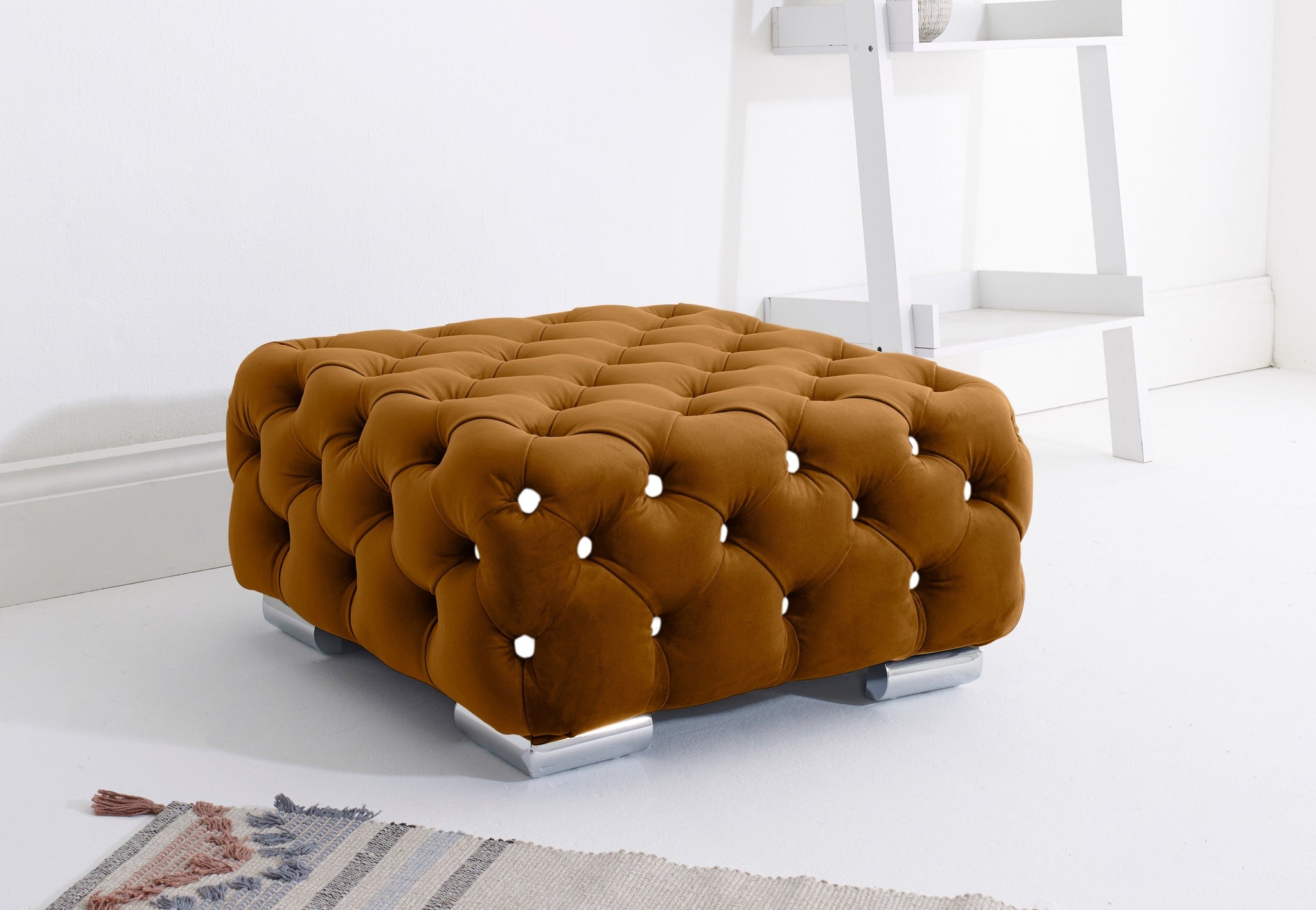 Victoria Plush Corner Fullback + Extra Cushions + Diamonds