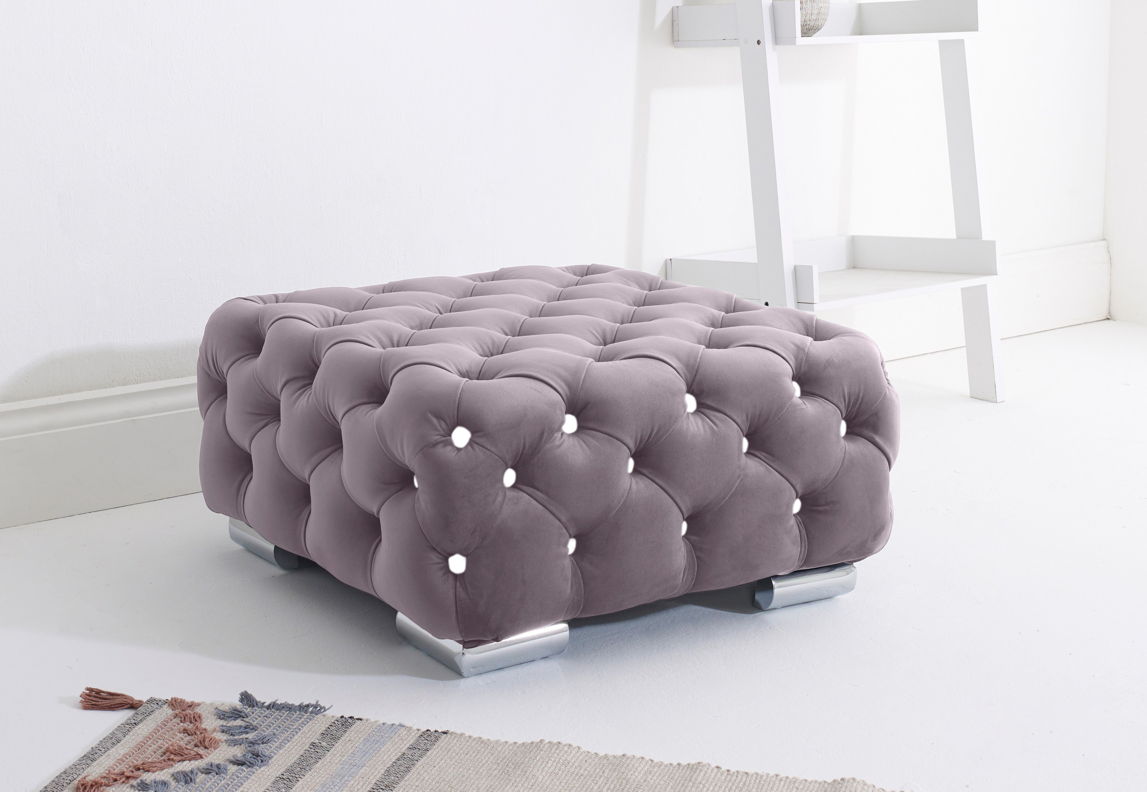 Victoria Plush Corner Scatterback + Diamonds