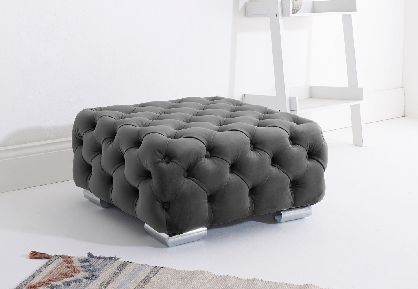 Verona Plush Corner Fullback + Extra Cushions + Diamonds