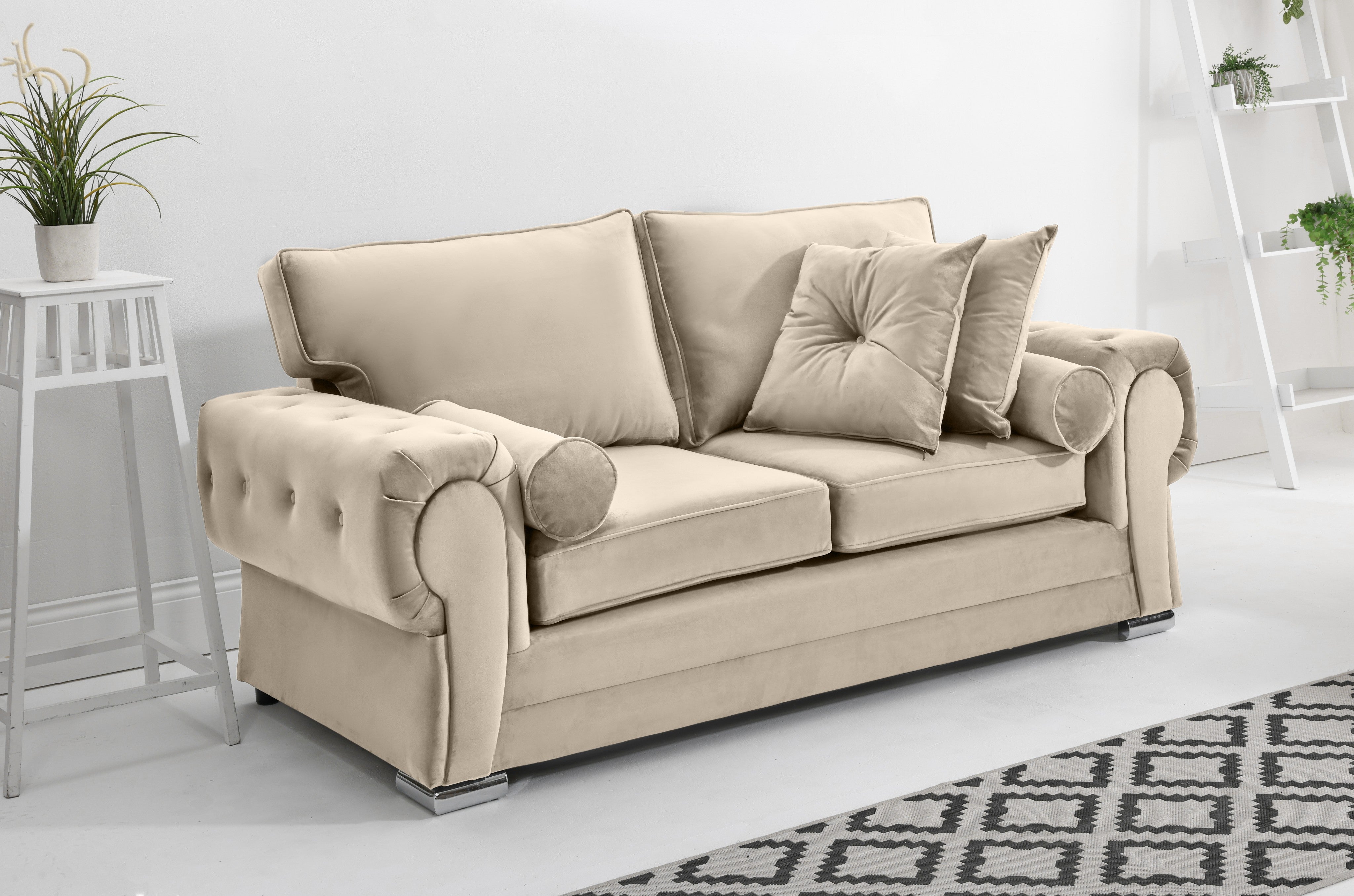 Victoria Plush 3+2 Fullback + Extra Cushions