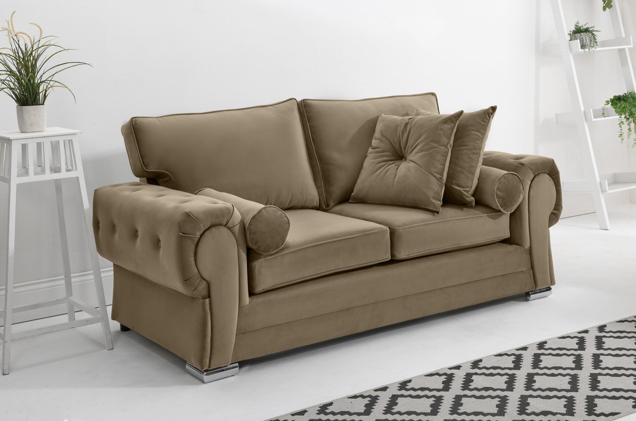 Victoria Plush 3+2 Fullback + Extra Cushions