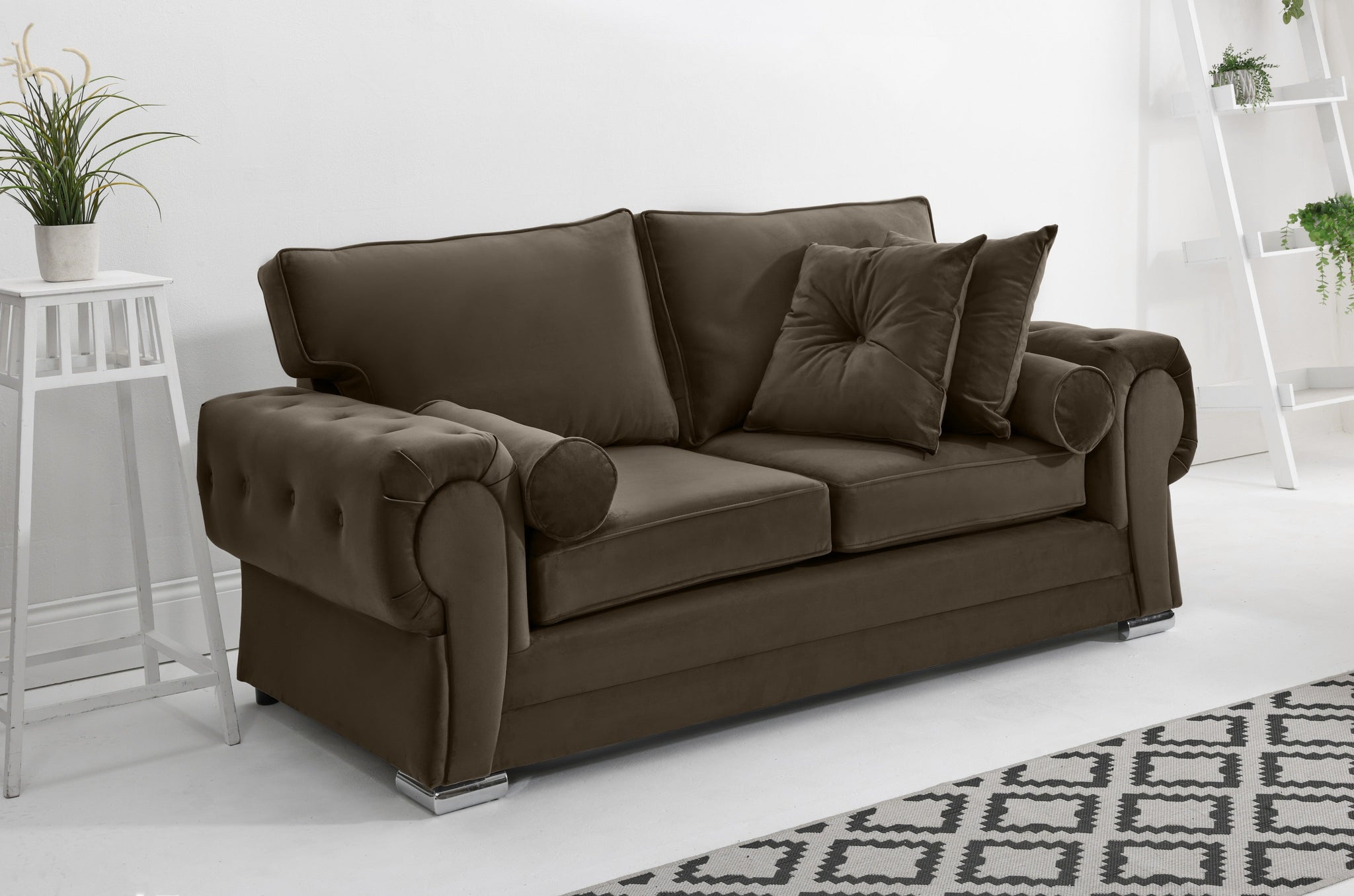 Victoria Plush 3+2 Fullback + Extra Cushions